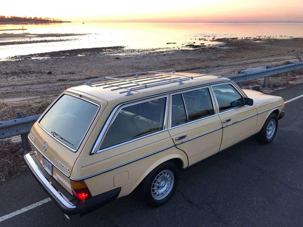 1984 Mercedes-Benz 300TD - 1984 Mercedes-Benz 300TD Turbodiesel - Used - VIN WDBAB93A8EF002153 - 208,000 Miles - 5 cyl - 2WD - Automatic - Wagon - Yellow - Westport, CT 06880, United States