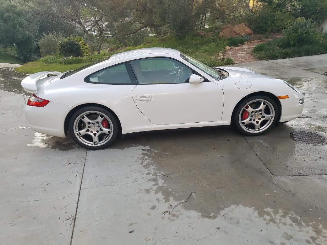 2008 Porsche 911 - 2008 White/Tan C4 Coupe Manual - Used - VIN WP0AB29988S732386 - 6 cyl - 4WD - Manual - Coupe - White - West Hills, CA 91307, United States