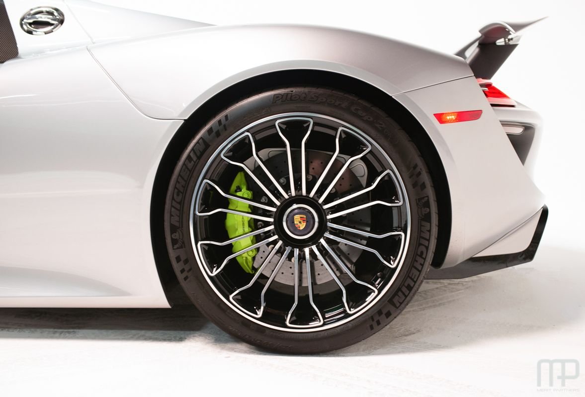 2015 Porsche 918 Spyder - 2015 Porsche 918 Spyder - Used - VIN WP0CA2A11FS800428 - 3,815 Miles - 8 cyl - AWD - Automatic - Convertible - Silver - Atlanta, GA 30360, United States