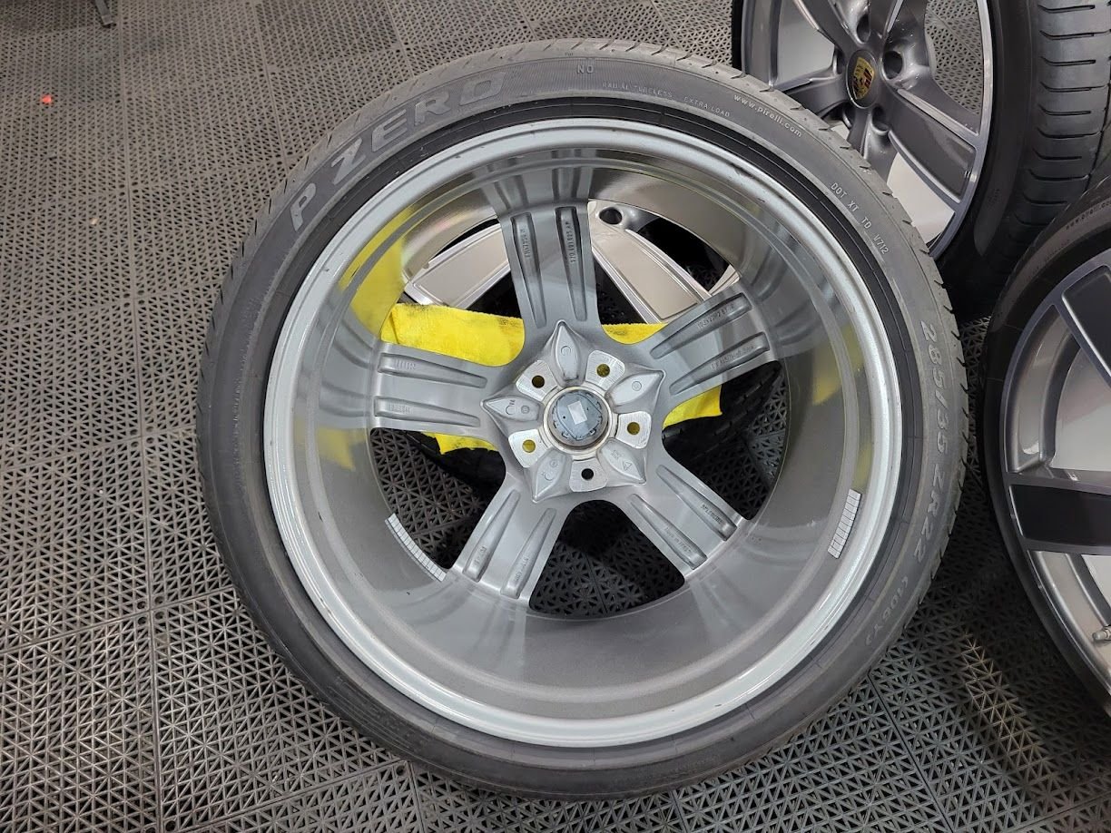 Wheels and Tires/Axles - OEM 22" 2019+ Porsche Cayenne Sport Classic Wheels Platinum w/Pirelli Tires - Used - 2019 to 2021 Porsche Cayenne - Columbus, OH 43228, United States