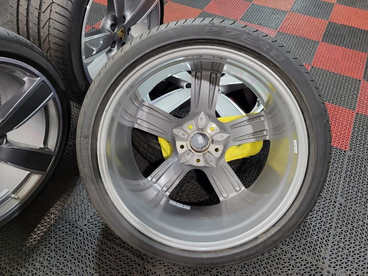 Wheels and Tires/Axles - OEM 22" 2019+ Porsche Cayenne Sport Classic Wheels Platinum w/Pirelli Tires - Used - 2019 to 2021 Porsche Cayenne - Columbus, OH 43228, United States
