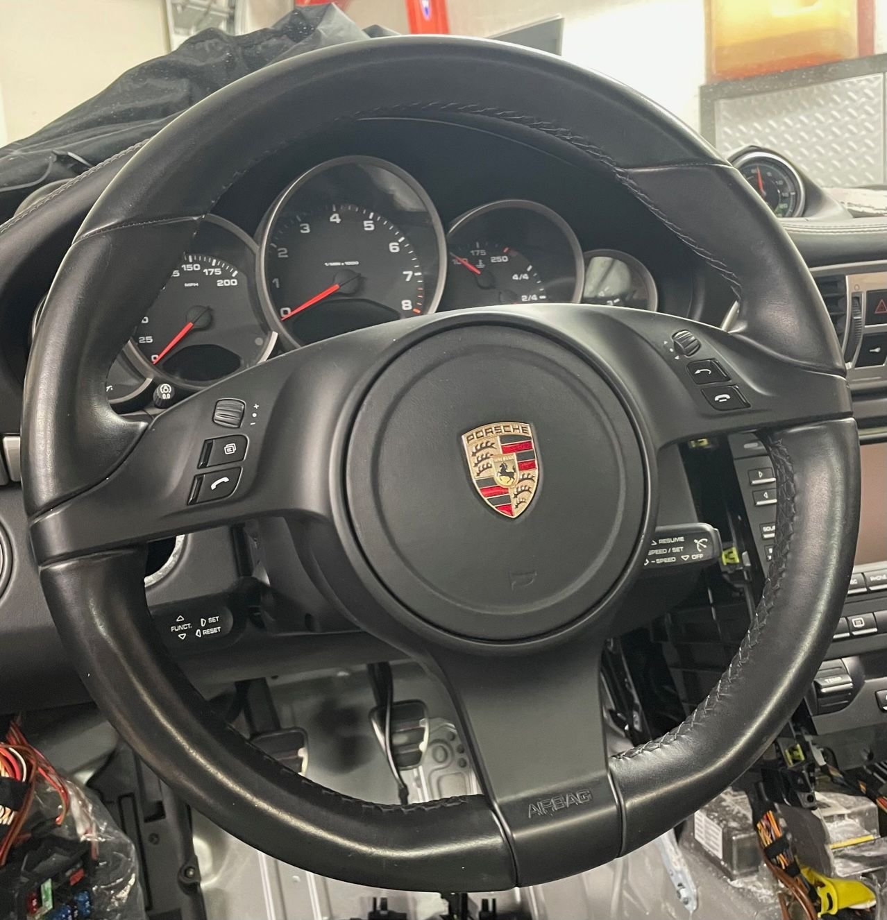 2011 Porsche 911 - Heated Multi-Function Steering Wheel in Smooth Leather w/Airbag - Steering/Suspension - $650 - Palm City, FL 34990, United States