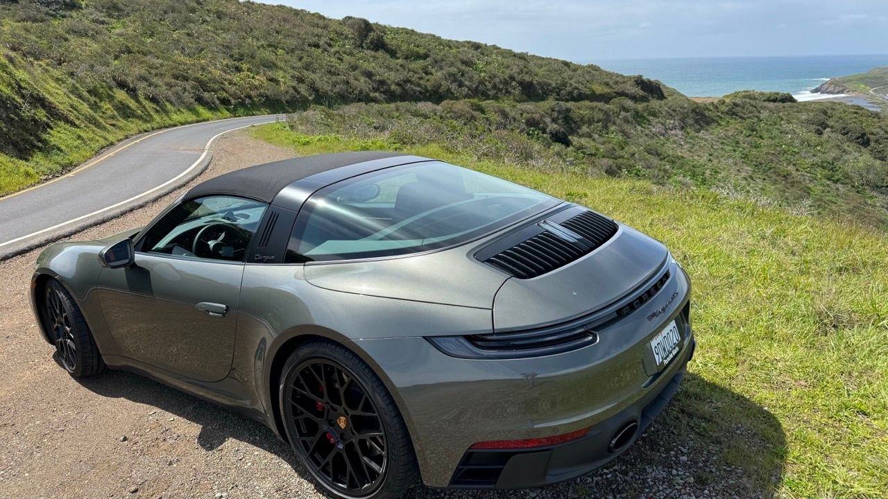 2022 Porsche 911 - 2022 GTS Targa 4 in Aventurine Green, 930 Red leather package, Super low miles - Used - VIN WP0BB2A94NS232477 - 1,390 Miles - 6 cyl - 4WD - Automatic - Coupe - Gray - San Francisco, CA 94107, United States