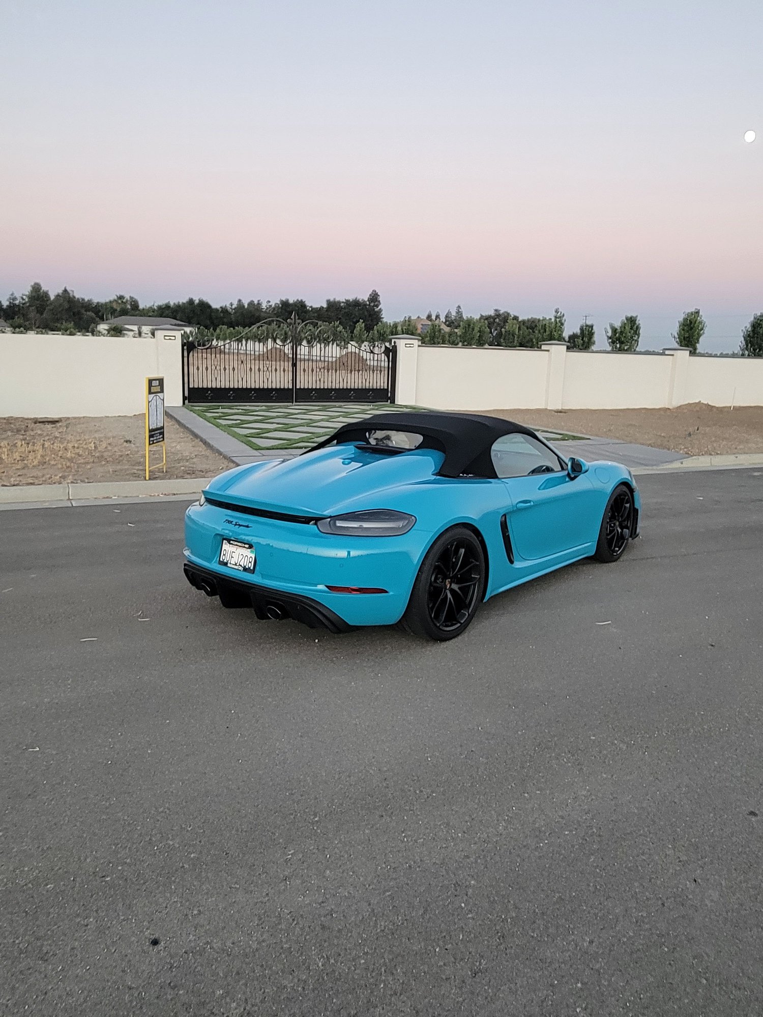 2021 Porsche 718 Spyder - Miami Blue 718 Spyder - Used - VIN WP0CC2A86MS240135 - 5,200 Miles - 6 cyl - 2WD - Automatic - Convertible - Blue - Bakersfield, CA 93314, United States