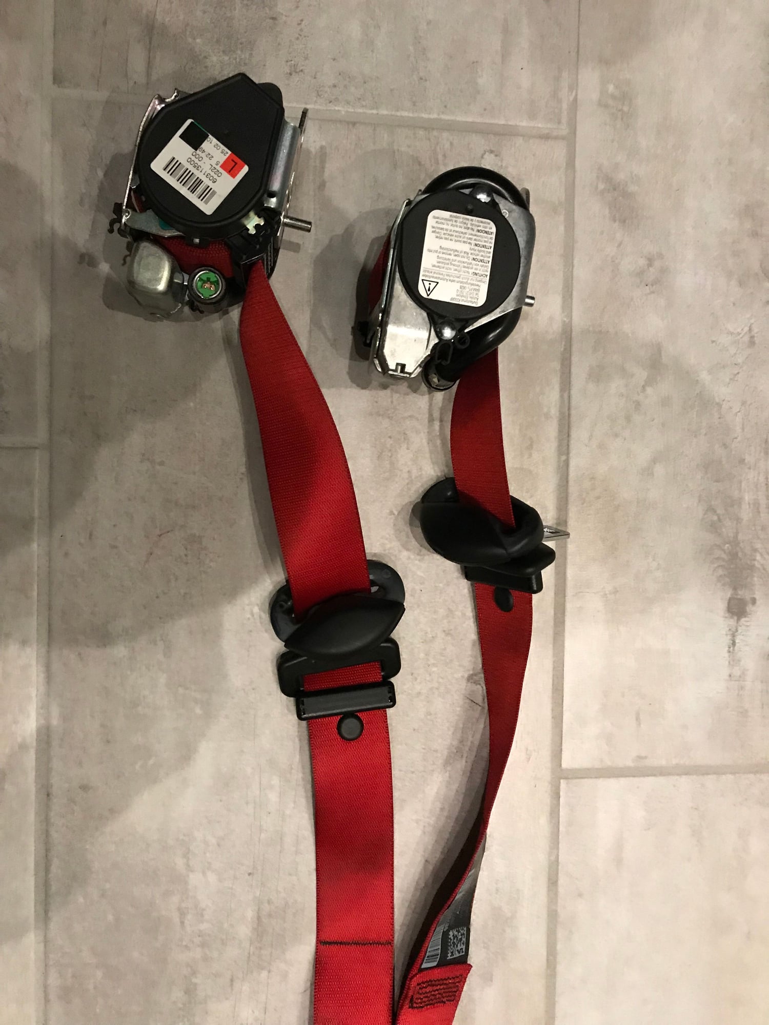 Interior/Upholstery - Red Seat Belts 987/987.2 - Used - Rocklin, CA 95677, United States