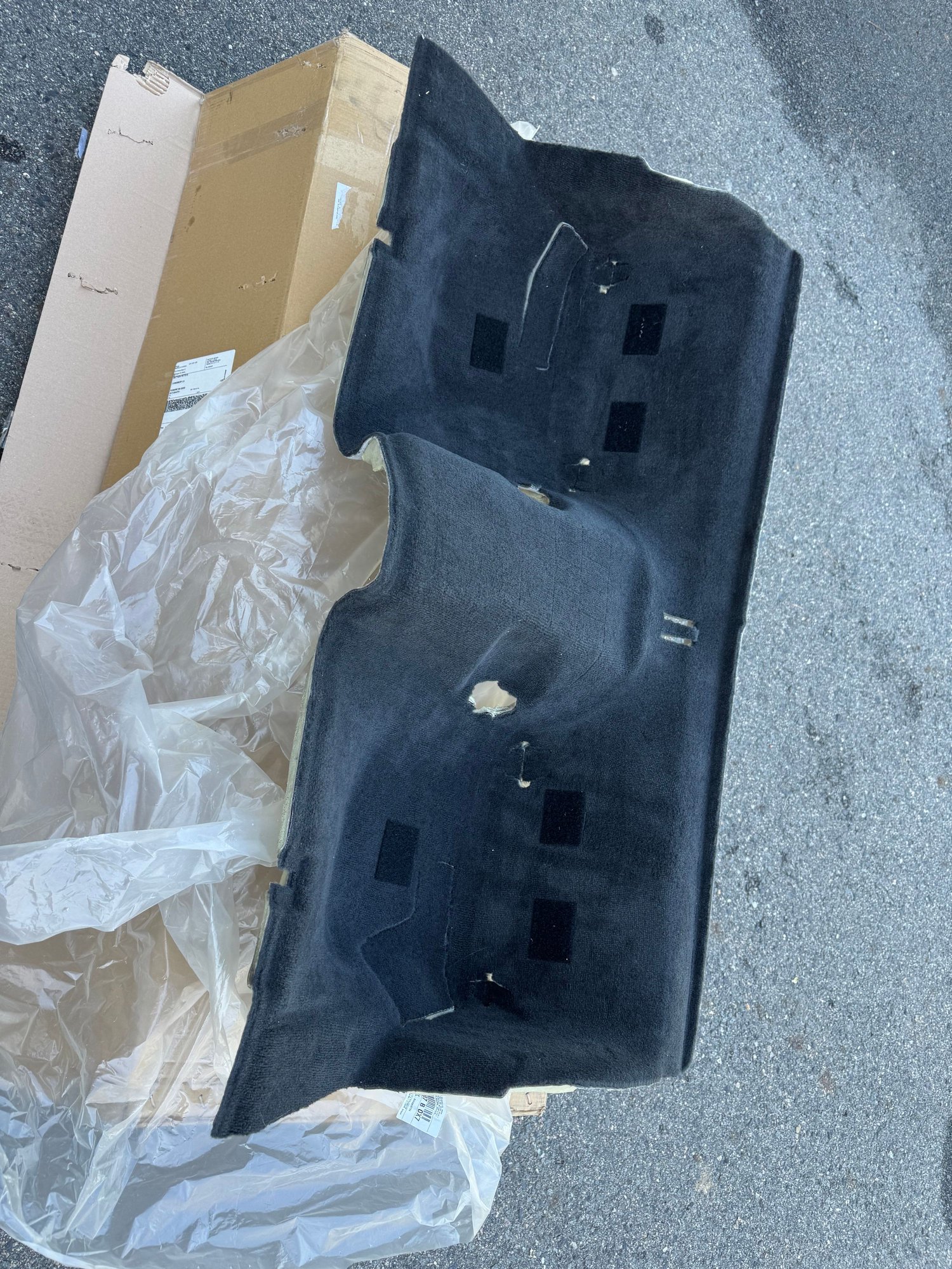 Interior/Upholstery - Porsche 911 992 Rear Seat Carpet - Used - 2020 to 2027 Porsche 911 - Foxboro, MA 02035, United States