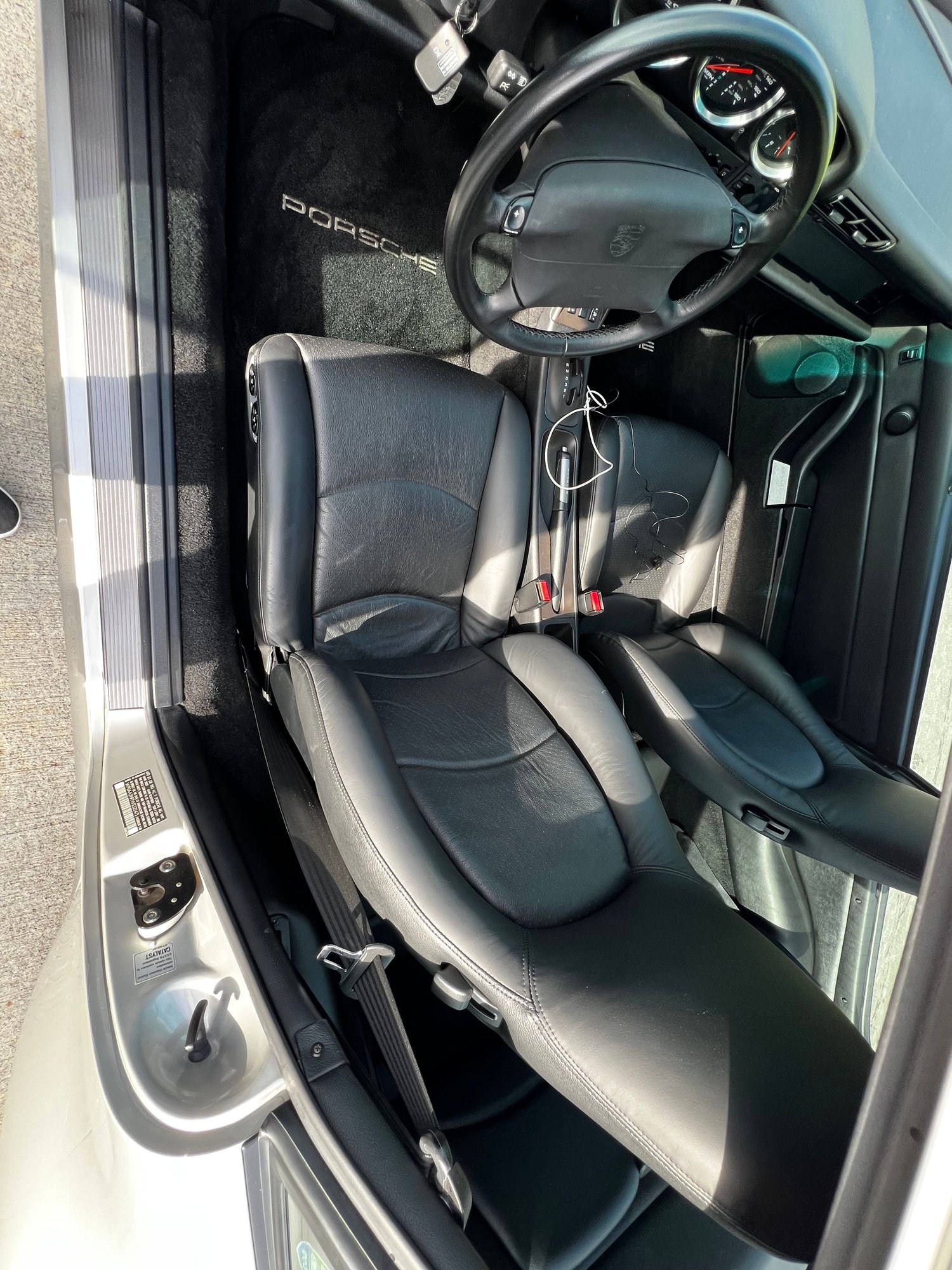 1998 Porsche 911 - 1998 993 C2S Tiptronic 18k miles - Used - VIN Wp0aa299111111111 - 18,600 Miles - Automatic - Silver - Newport Beach, CA 92625, United States