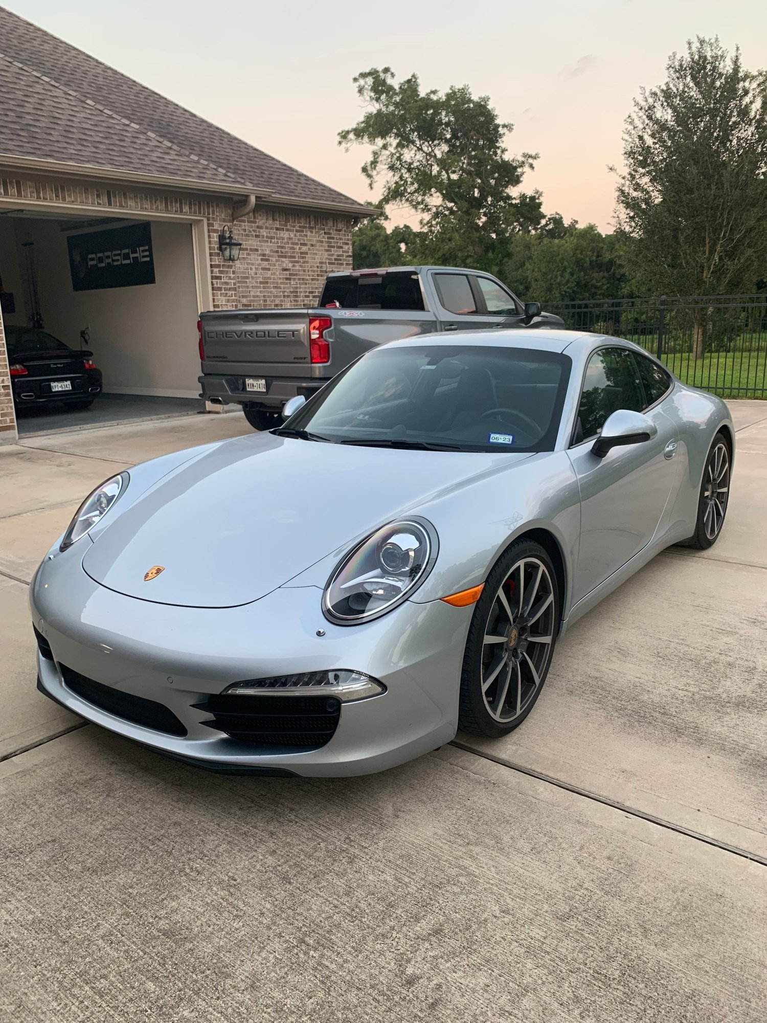 2014 Porsche 911 - 2014 Porsche 911 Carrera S Coupe - Used - VIN WP0AB2A98ES120986 - 37,500 Miles - 6 cyl - 2WD - Automatic - Coupe - Silver - Richmond, TX 77406, United States