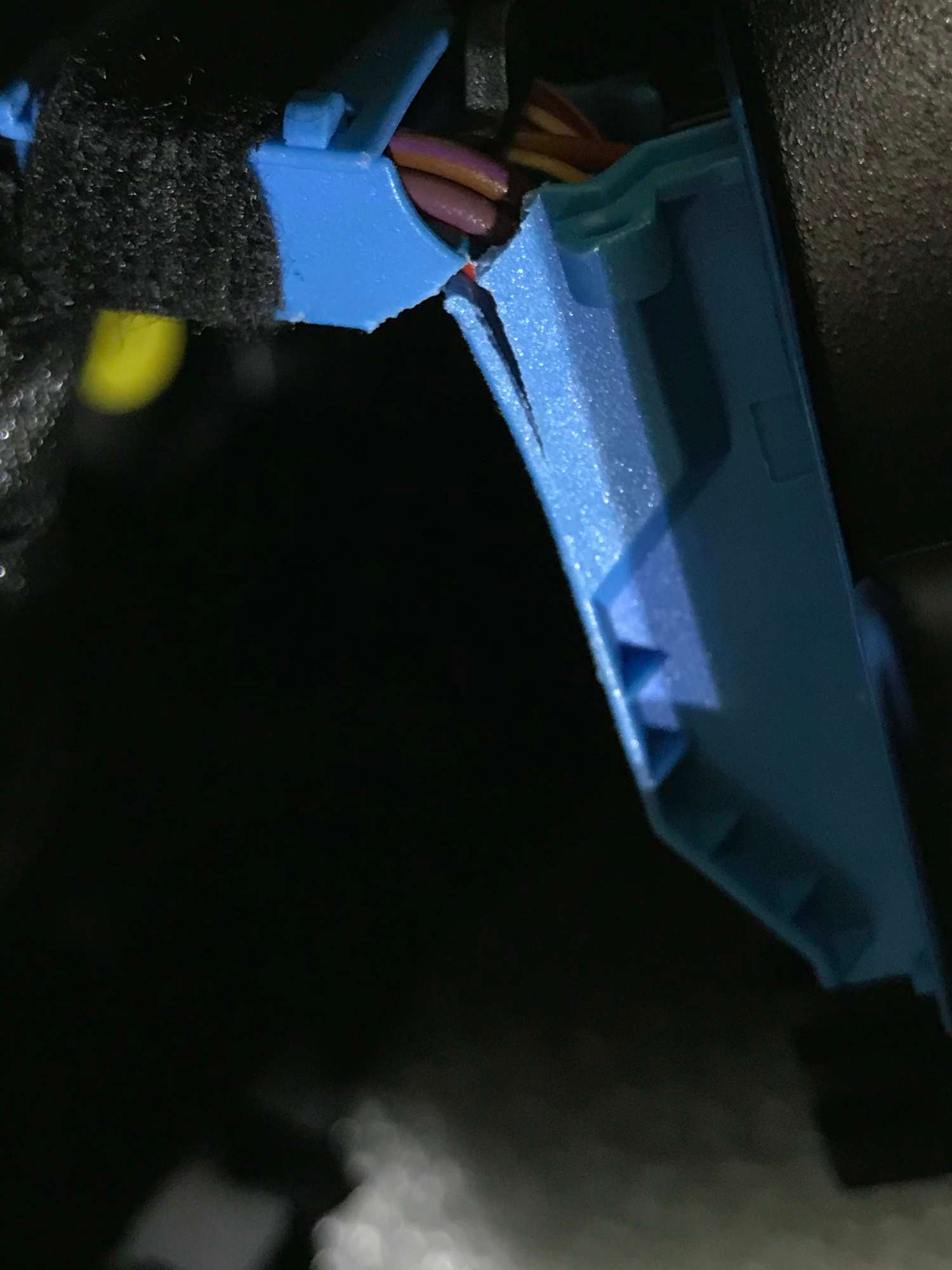 Wiring connector stuck in the gauge cluster - Porsche 997.1 - Rennlist