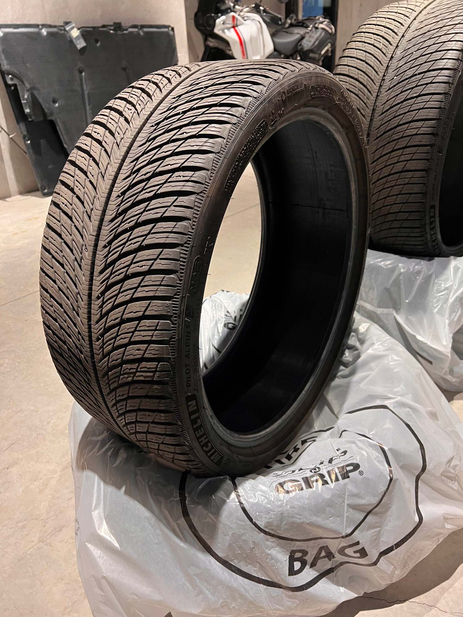 Wheels and Tires/Axles - Michelin Alpin 5 Snow Tires - 245/35-20  305/30-21 (off of a 992 GTS 4 Targa) - Used - All Years  All Models - Incline Village, NV 89451, United States