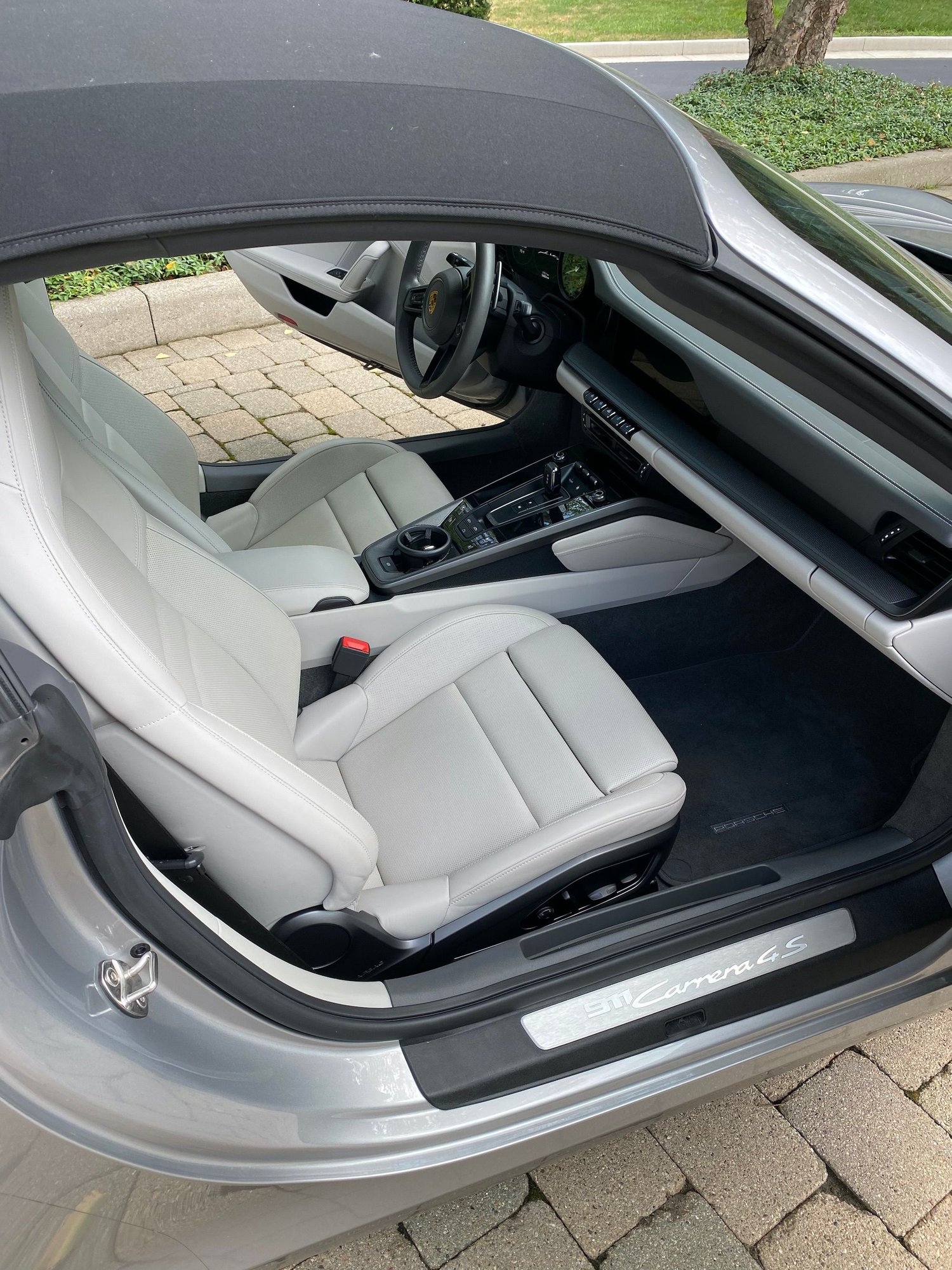 2020 Porsche 911 - 2020 Porsche 911 C4S Cabriolet - Used - VIN WP0CB2A93LS262250 - 6 cyl - AWD - Automatic - Convertible - Silver - Indianapolis, IN 46205, United States