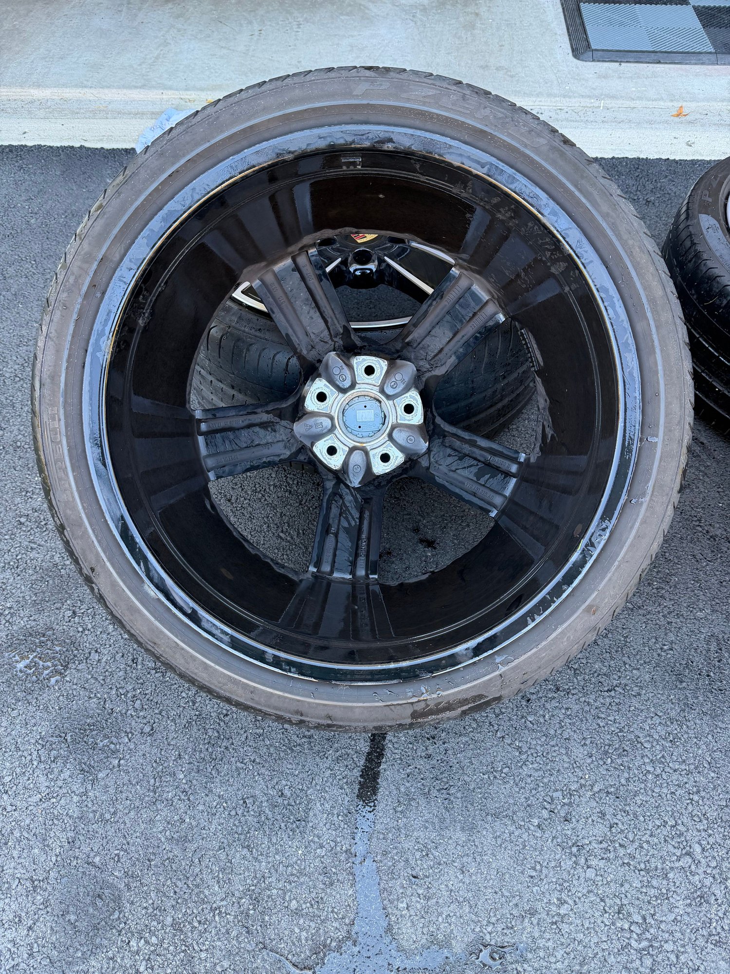Wheels and Tires/Axles - 22" Cayenne Sport Classic in Gloss Black (48Y) - Used - All Years  All Models - Doylestown, PA 18901, United States
