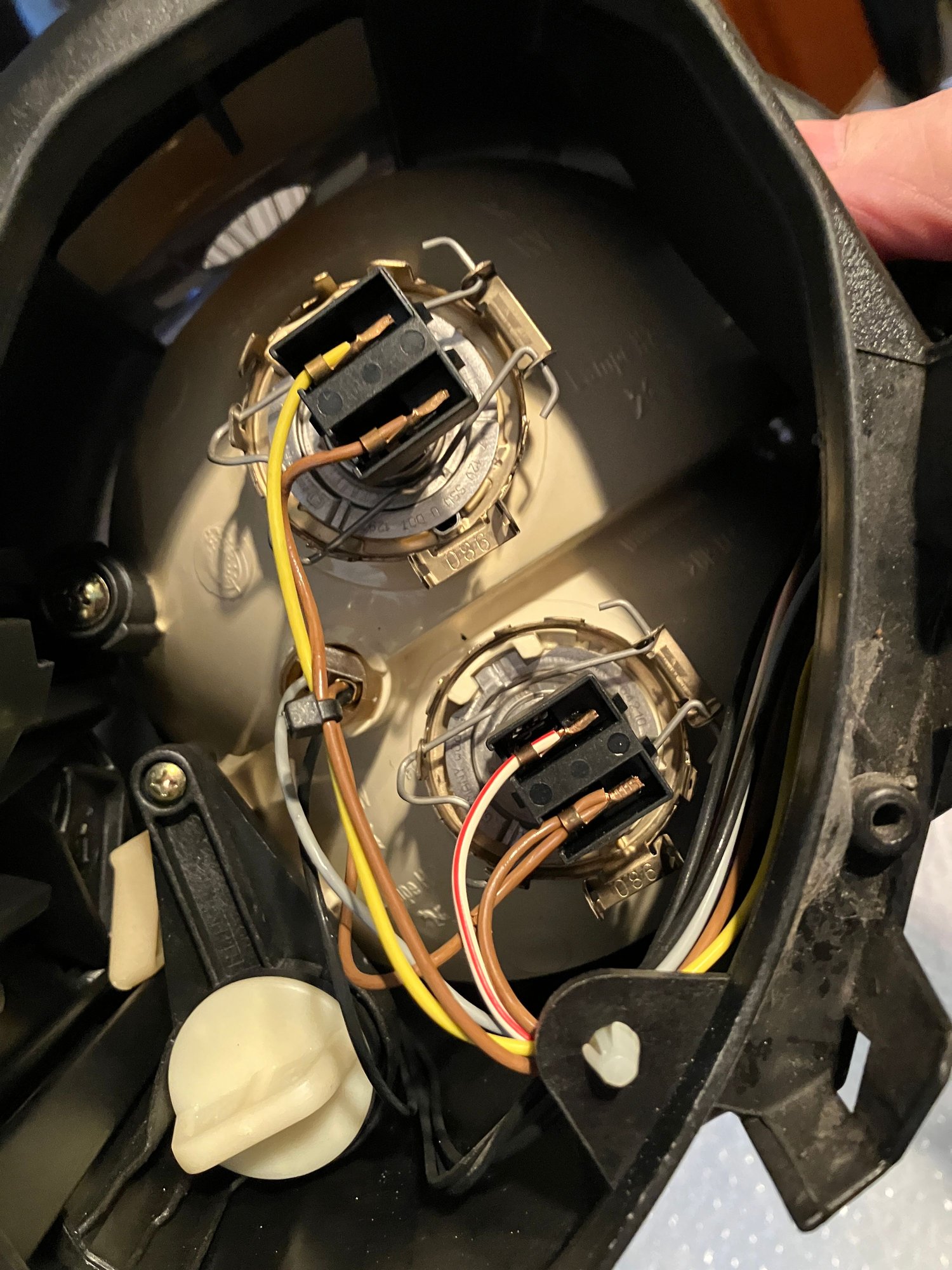 Lights - 996.1 RH headlight for parts or use as-is with visible damage otherwise VGC - Used - 1998 to 2001 Porsche 911 - 1998 to 2001 Porsche Boxster - Syracuse, NY 13211, United States