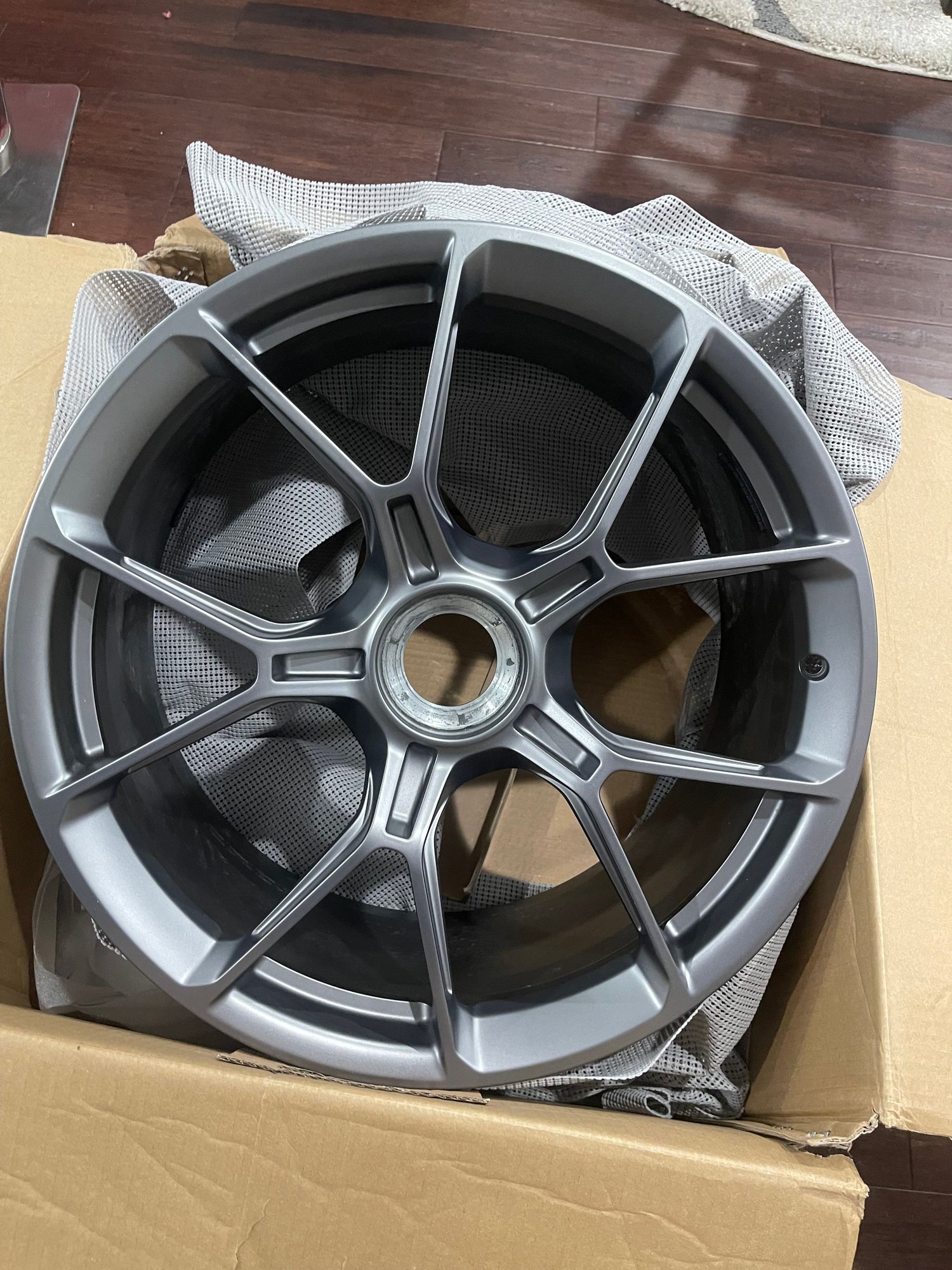 Wheels and Tires/Axles - (1) 992 GT3 Satin Silver Wheel 20" - Used - 2021 to 2024 Porsche GT3 - Moline, IL 61265, United States