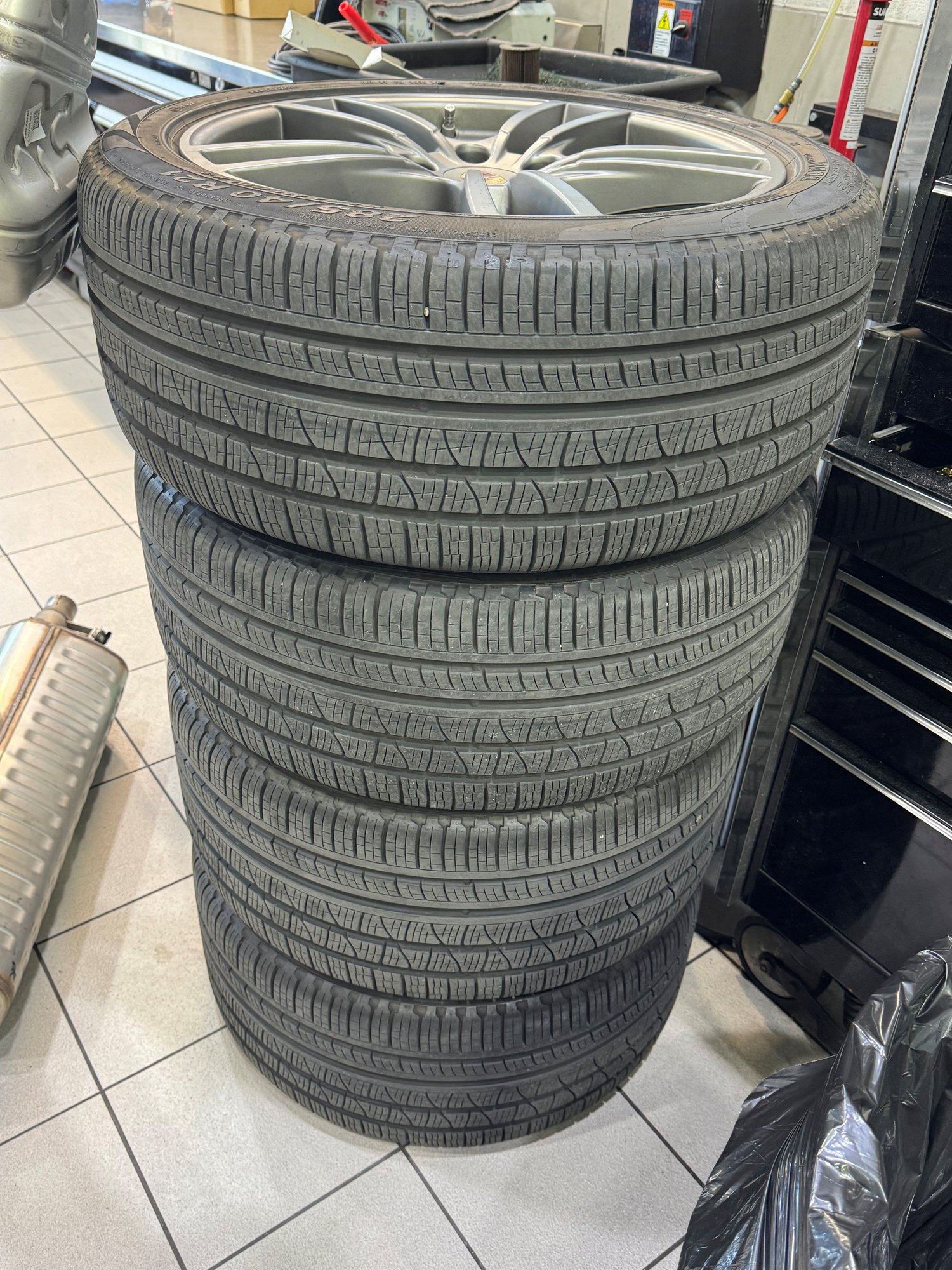 Wheels and Tires/Axles - 21" Wheels and tires MINT! off of 2023 Cayenne - Used - 2019 to 2024 Porsche Cayenne - Naples, FL 34119, United States