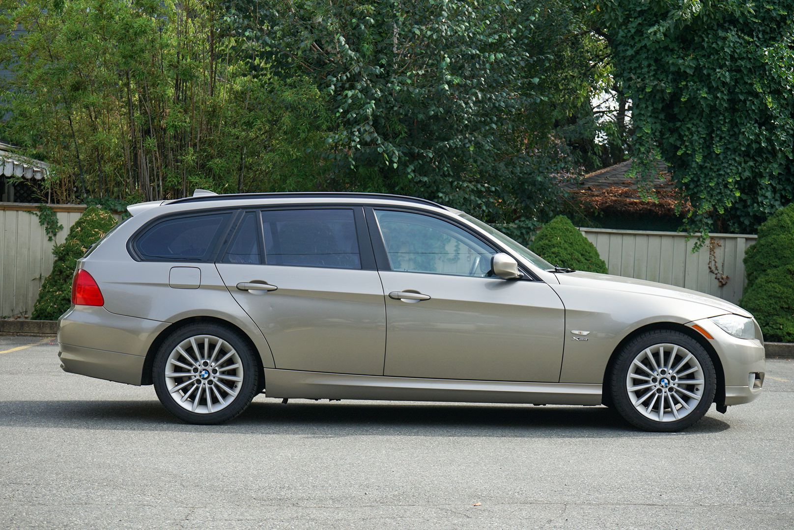 2011 BMW 328i xDrive - 2011 E91 328i xDrive Touring Sports Wagon - 6 speed - Used - VIN WBAUU3C54BA544946 - 106,000 Miles - 6 cyl - AWD - Manual - Wagon - Vancouver, BC V5Z4N6, Canada