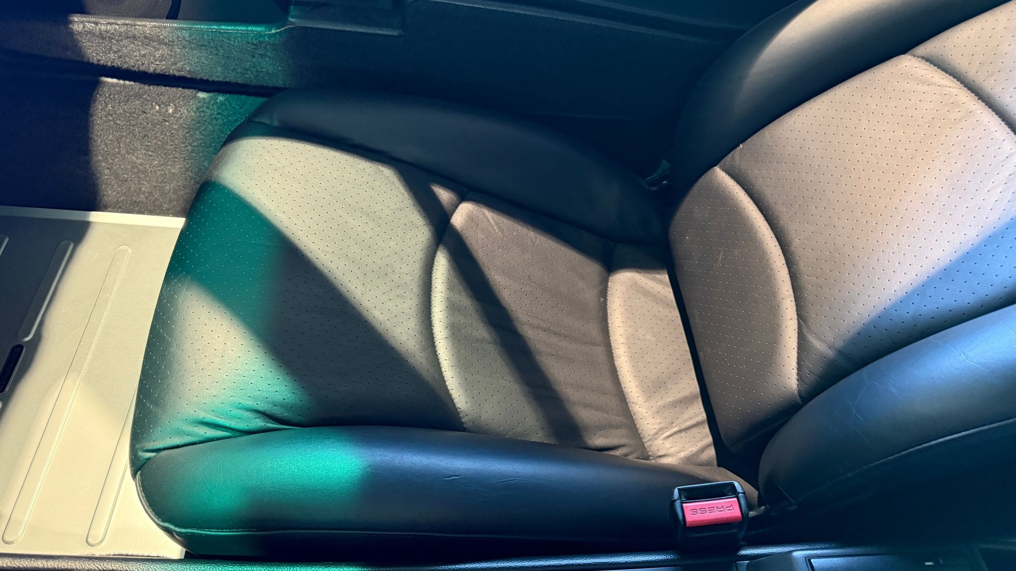 1997 Porsche 911 - 1997 Porsche 911 Carrera 4S - Used - VIN WP0AA2990VS320560 - 148,665 Miles - 6 cyl - 2WD - Manual - Coupe - Silver - Richmond, VA 23113, United States