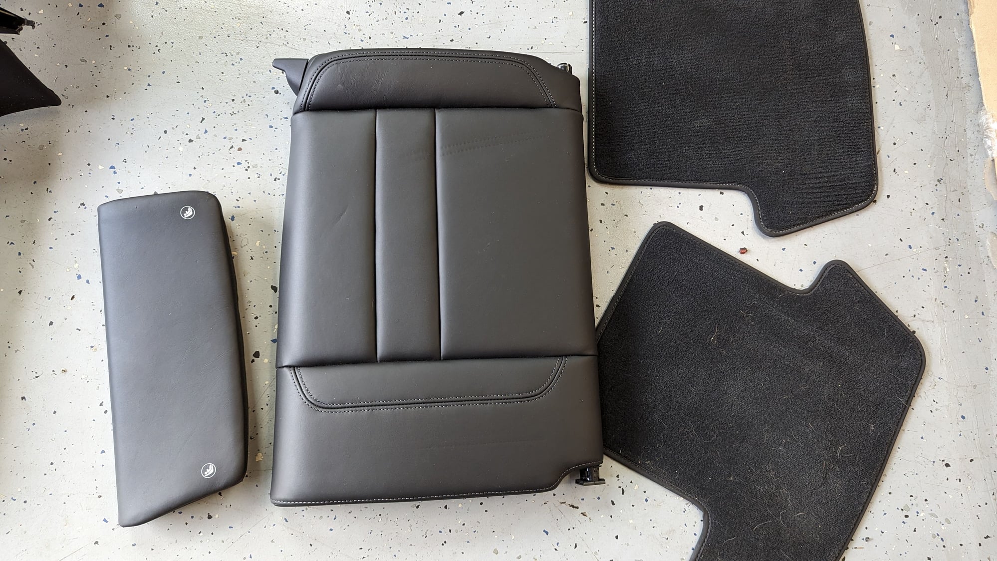 Accessories - Porsche 992 Rear Seat kit Black leather - Used - 2020 to 2024 Porsche 911 - Greensboro, NC 27455, United States