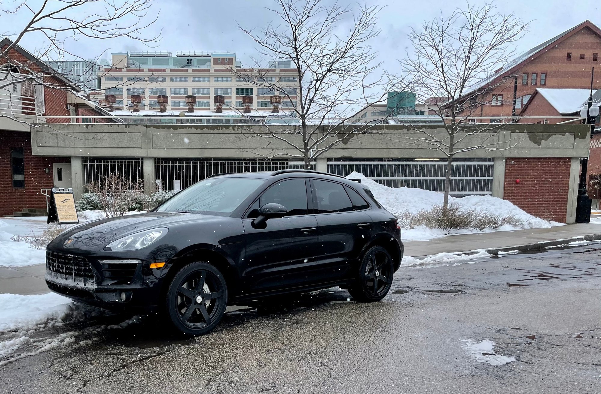 2017 Porsche Macan - 2017 Macan S 29k Miles - CPO - Great build - Used - VIN WP1AB2A54HLB18517 - 29,500 Miles - 6 cyl - Charlestown, MA 02129, United States