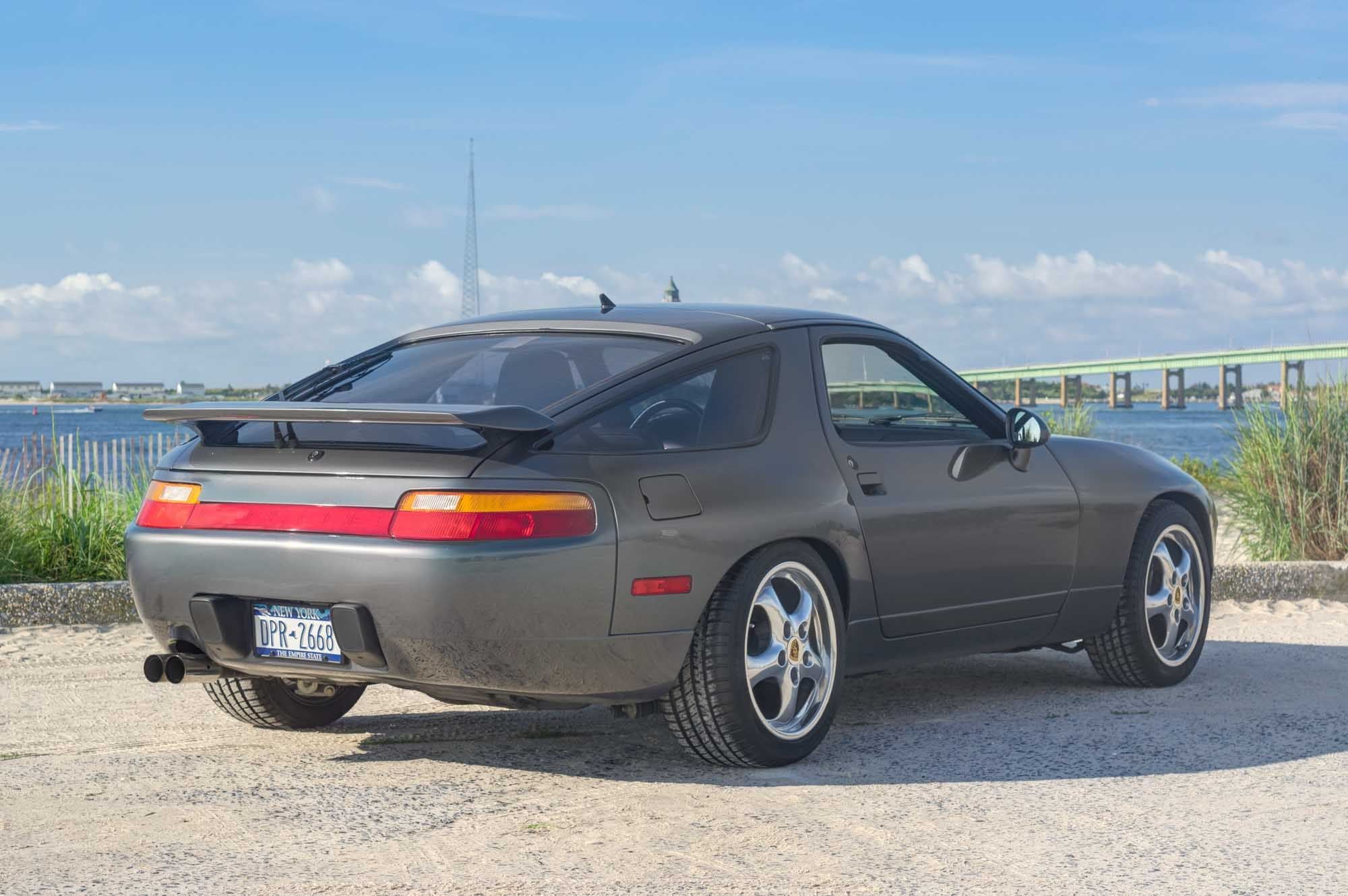 1993 Porsche 928 - 1993, 928, GTS - Used - VIN WP0AA2922PS820127 - 85,300 Miles - 8 cyl - 2WD - Automatic - Hatchback - Gray - Sound Beach, NY 11789, United States