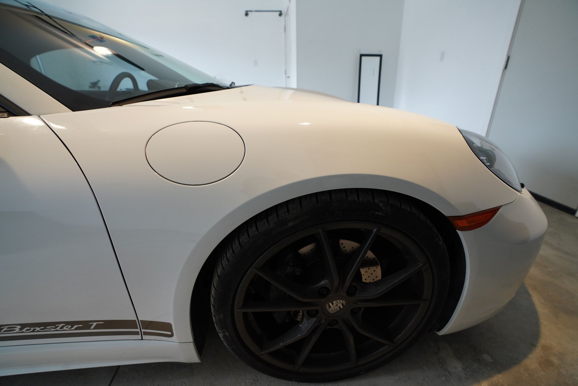 2021 Porsche 718 Boxster - 2021 Porsche 718 Boxster T 6-Speed Manual Transmission - Used - VIN WP0CA2A8XMS210416 - 31,000 Miles - 4 cyl - 2WD - Manual - Convertible - White - Boise, ID 83706, United States