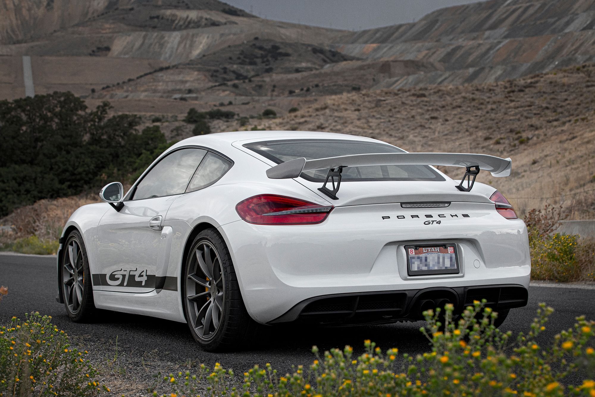 2016 Porsche Cayman GT4 - 2016 Porsche Cayman GT4 White PCCB , Carbon Buckets ~12k Miles - Used - VIN WP0AC2A88GK197638 - Salt Lake City, UT 84047, United States