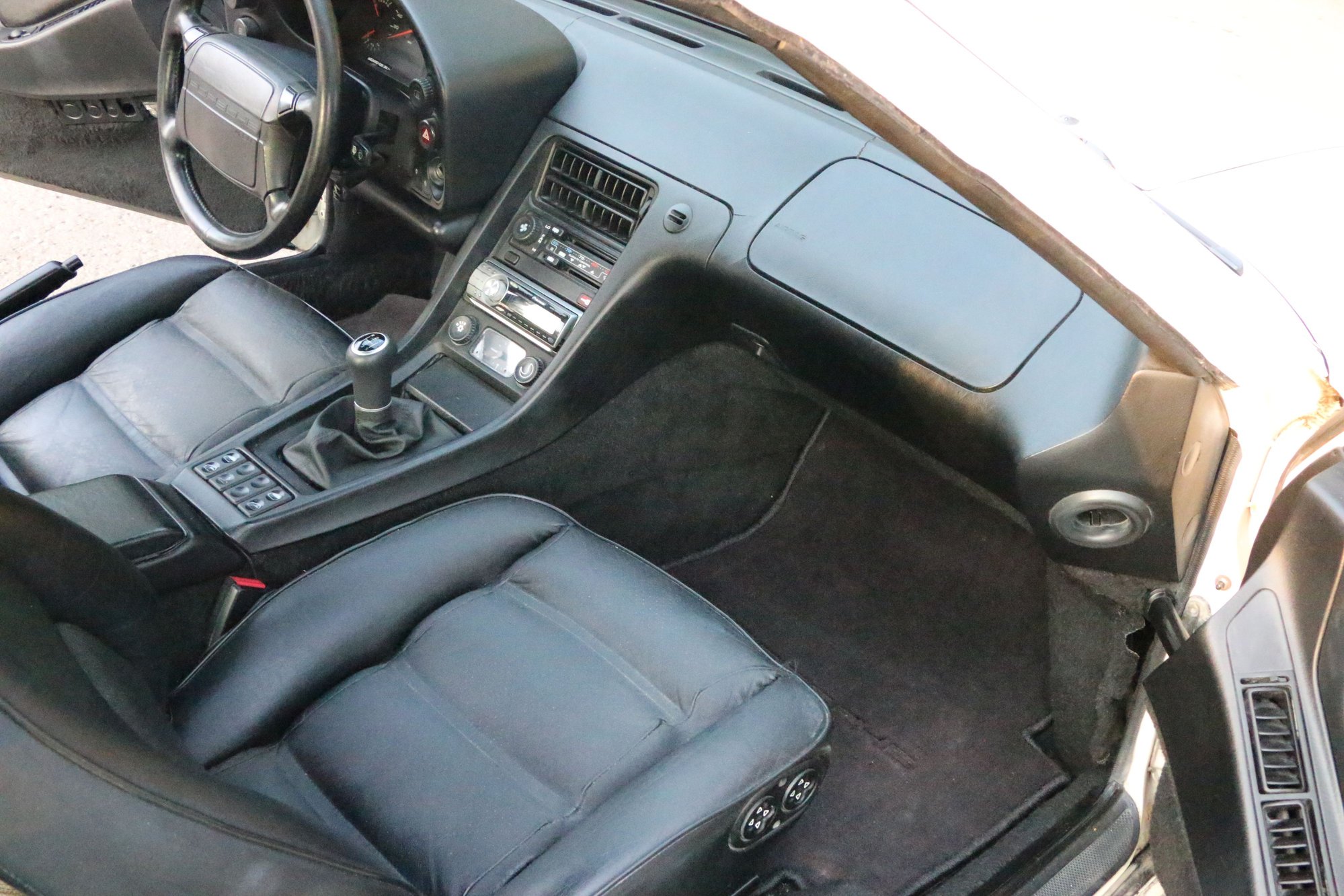 1990 Porsche 928 - Porsche 928 S4 1990 Manual! Low miles!! Excellent Driver!!! - Used - VIN WP0JB2924LS860376 - 72,625 Miles - 8 cyl - 2WD - Manual - Coupe - White - Madison, WI 53715, United States