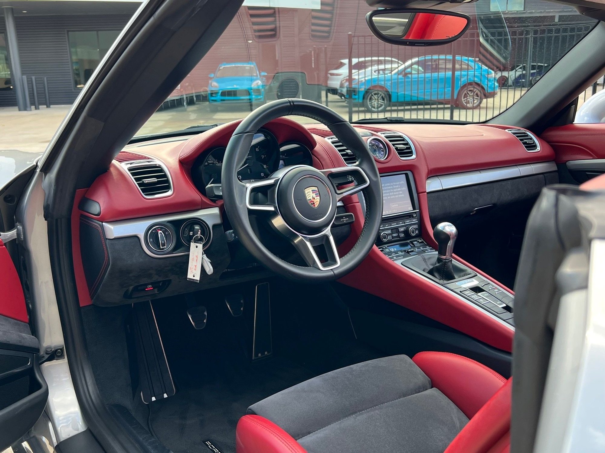 2016 Porsche Boxster - 2016 GT Silver Boxster Spyder (STUNNING SPEC!) - Used - VIN WP0CC2A87GS152618 - 12,608 Miles - Houston, TX 77090, United States