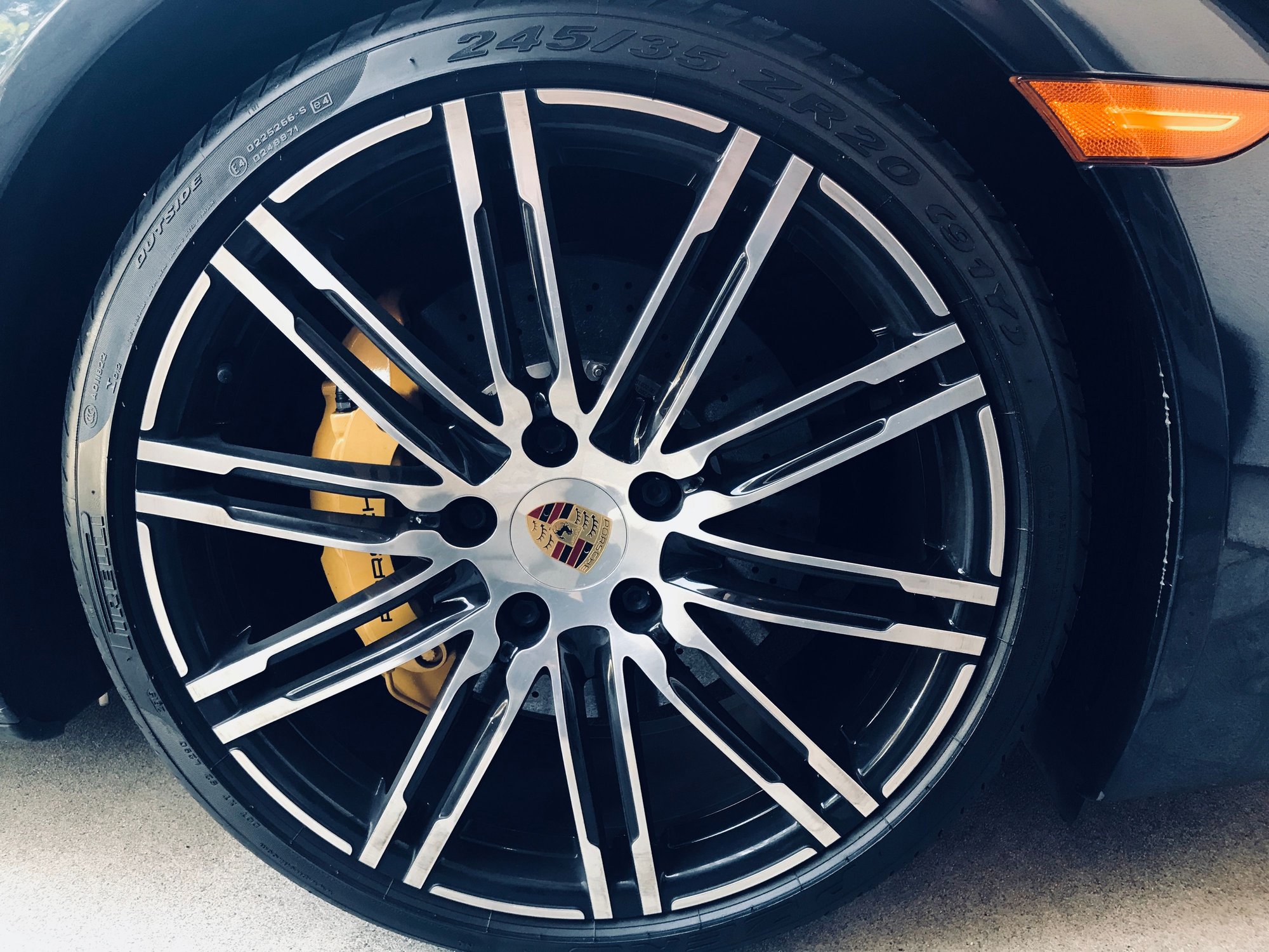 2016 Porsche 911 - 2016 Porsche 911 Targa 4S - Highly Optioned, Excellent condition, Highly Desirable. - Used - VIN WP0BB2A9XGS136517 - 6 cyl - 4WD - Automatic - Coupe - Other - Irvine, CA 92620, United States