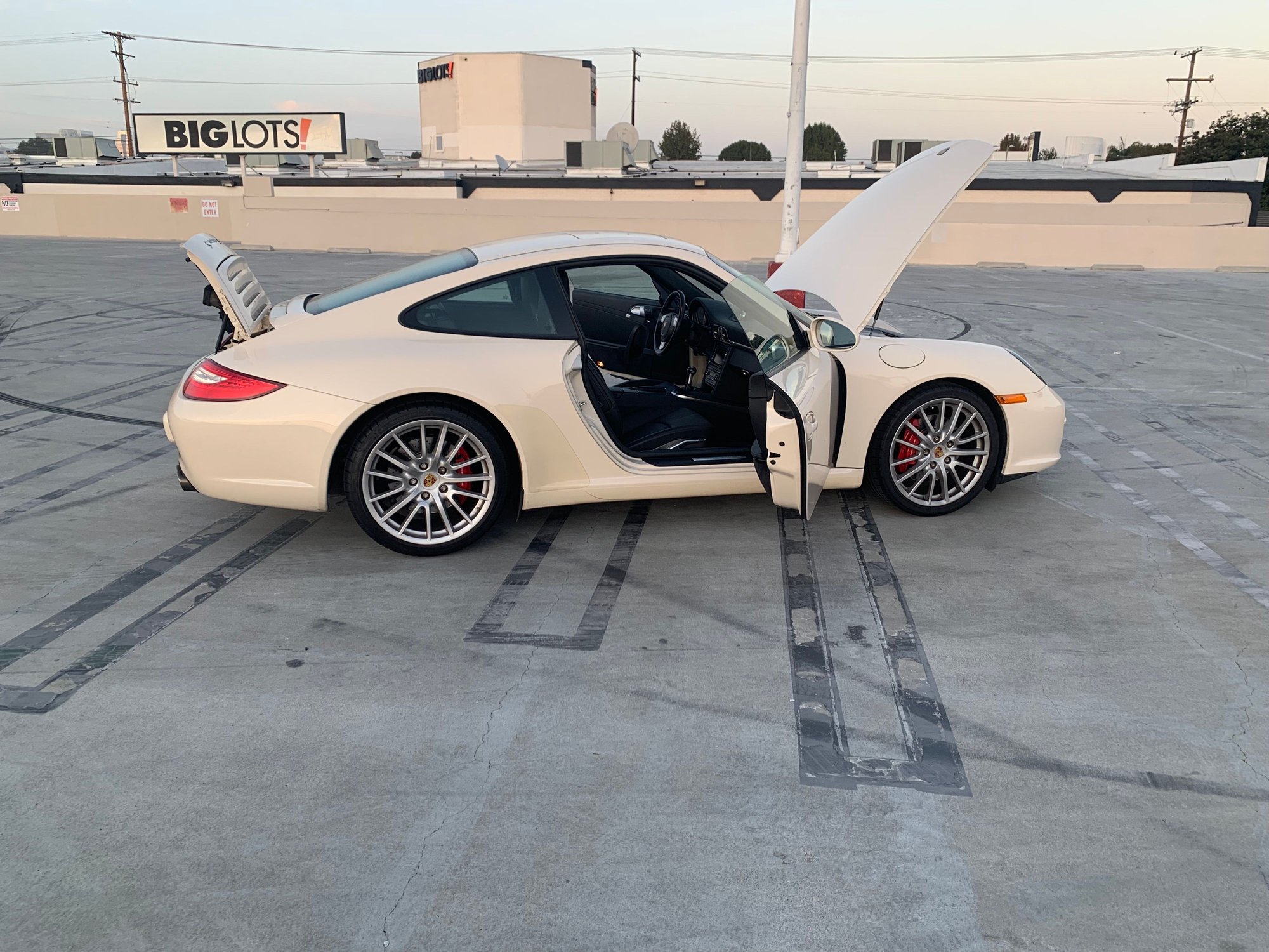 2009 Porsche 911 - 2009 Porsche 997.2 Carrera S Coupe Manual Transmission Cream White - Used - VIN WP0AB29919S720906 - 71,803 Miles - 2WD - Manual - White - Los Angeles, CA 90064, United States