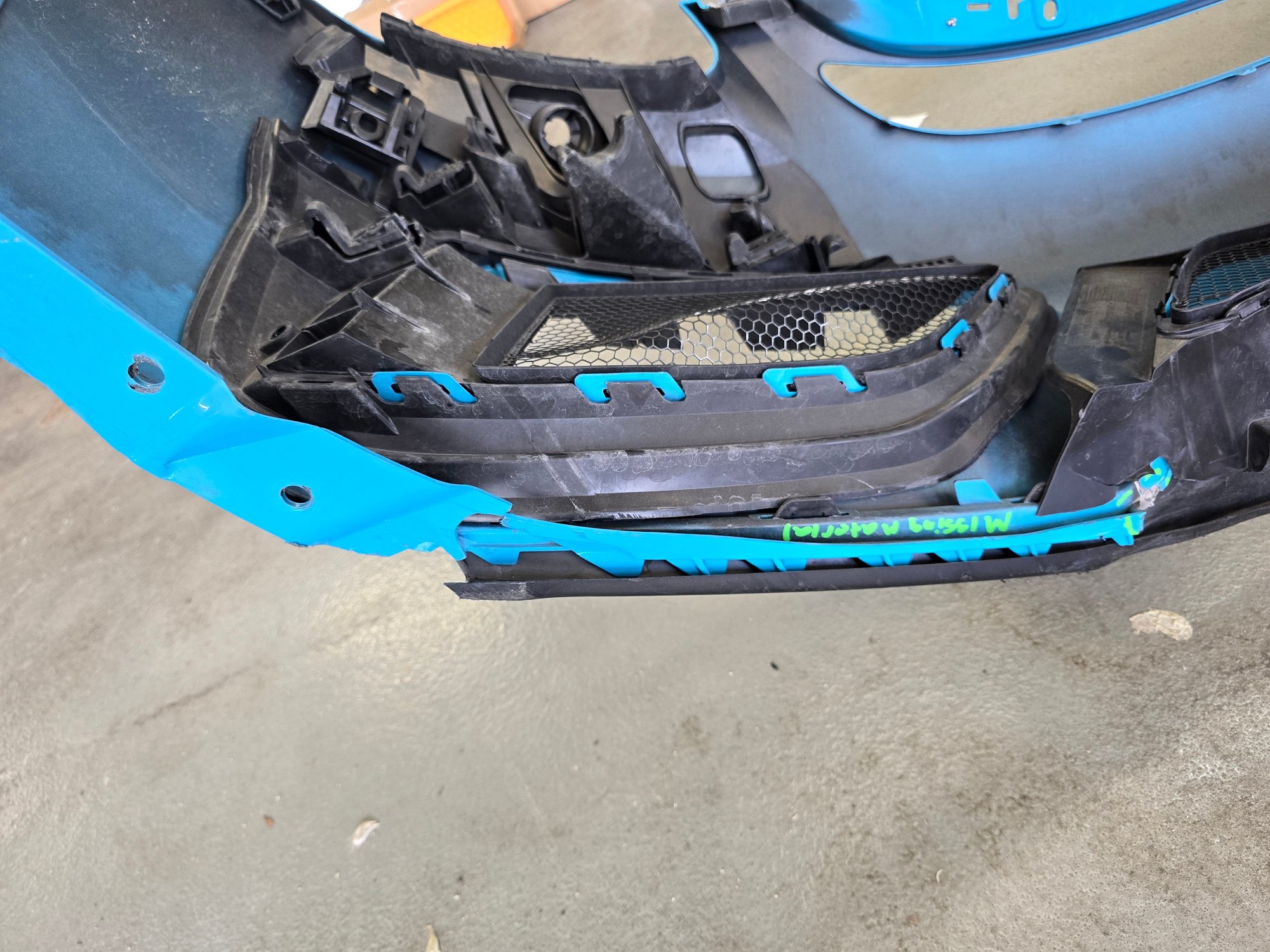 Exterior Body Parts - Porsche OEM 982 GT4/Spyder Front Bumper/Grilles/Partial Lip - Used - Treasure Island, FL 33706, United States