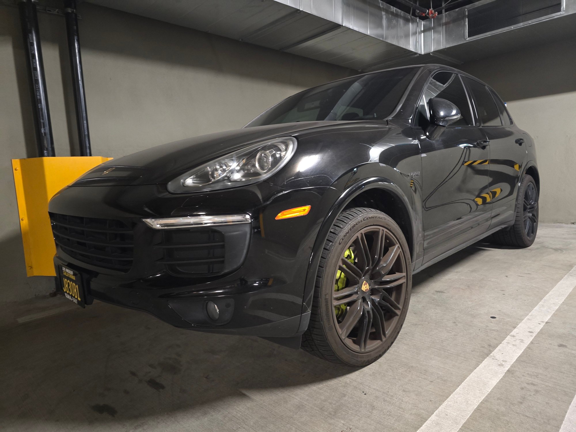 2017 Porsche Cayenne - Low miles, extended warranty, black/black 2017 Cayenne e-hybrid Platinum S - Used - Los Angeles, CA 90010, United States