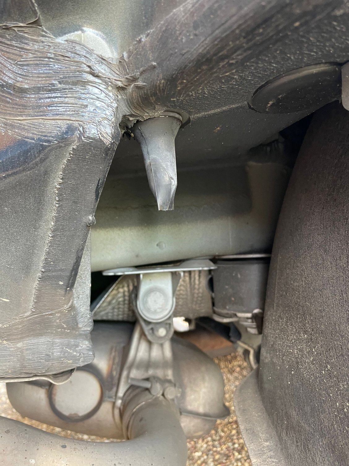 Some pics of the rear sunroof drains on a panoramic sunroof Rennlist