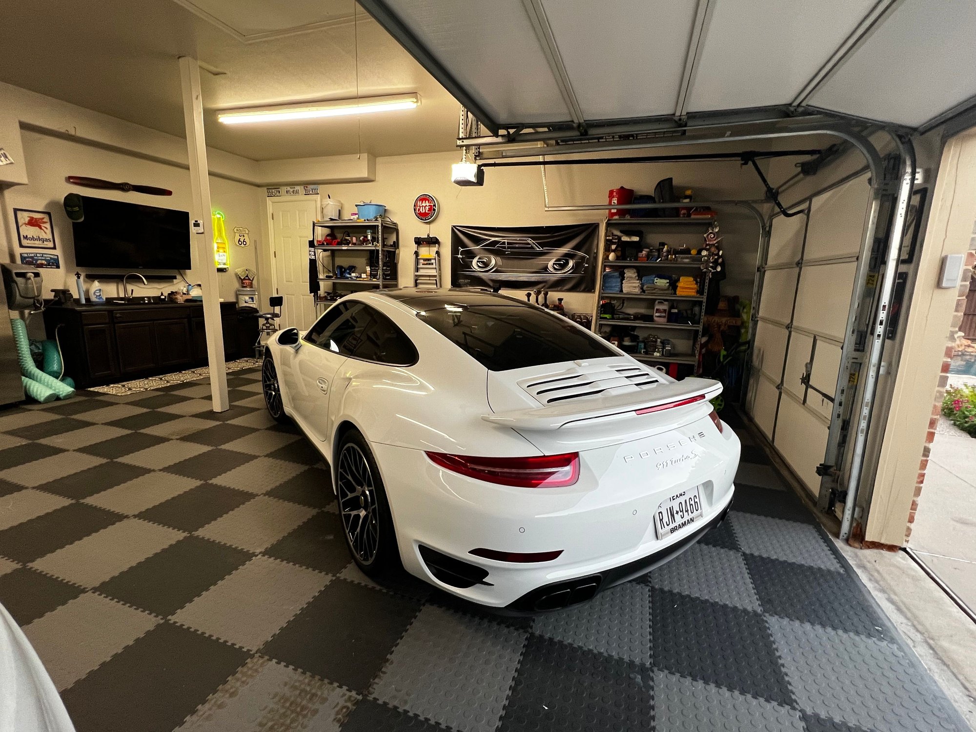 2014 Porsche 911 - 2014 991 Turbo S - Used - VIN WP0AD2a90es166094 - 18,900 Miles - 6 cyl - AWD - Automatic - Coupe - White - Dallas, TX 75035, United States