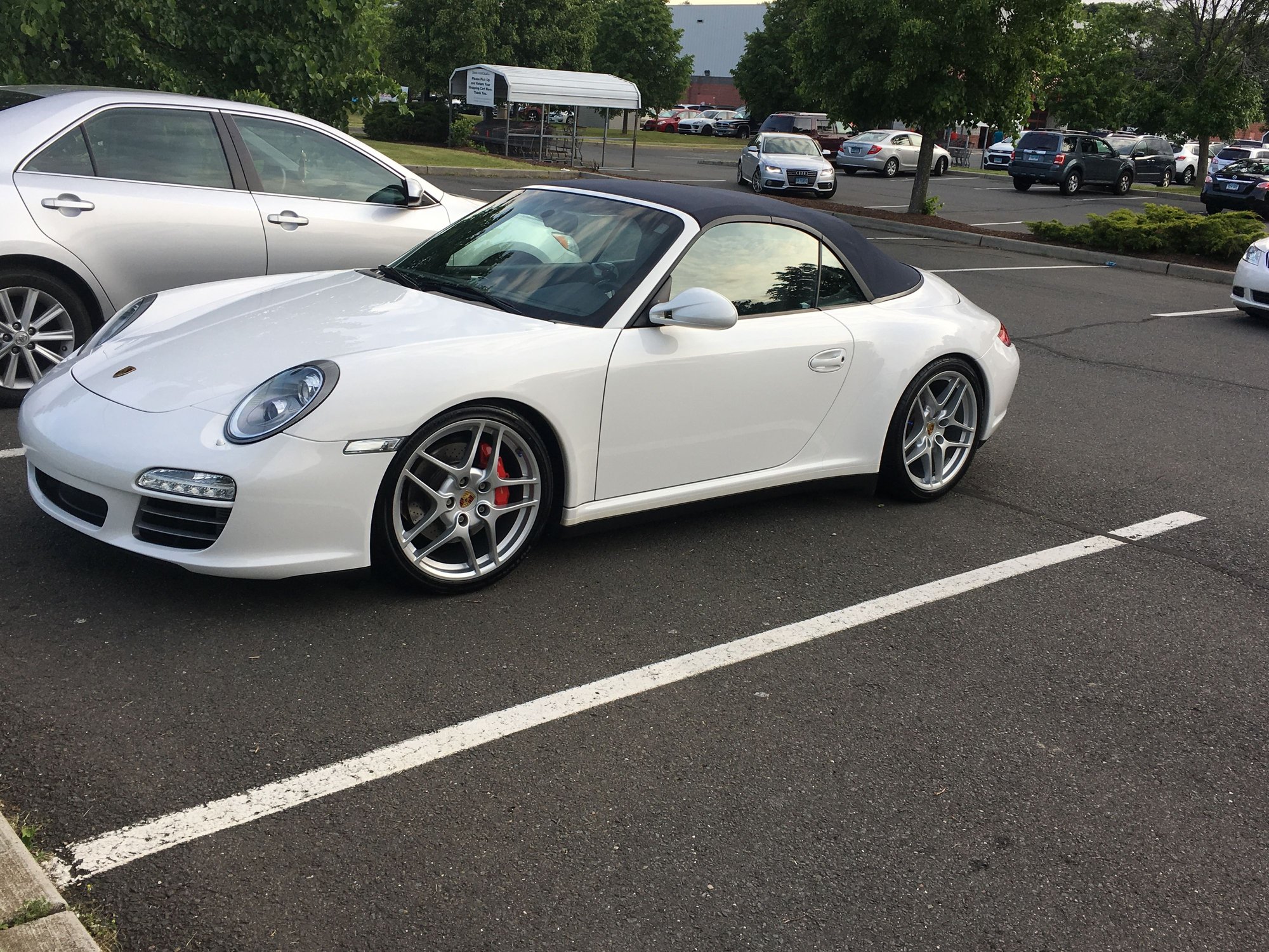2009 Porsche 911 - 09 c4s - Used - VIN WPOcb29979s755846 - 6 cyl - 4WD - Automatic - Convertible - White - Shelton, CT 06484, United States