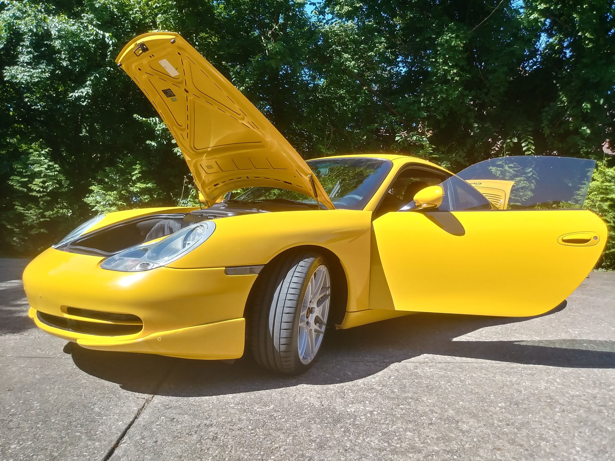 2001 Porsche 911 - 2001 Porsche 996 Carrera-Outstanding- All Services and Docs- Clean Carfax & Title - Used - VIN wp0aa29951s620802 - 50,075 Miles - 6 cyl - 2WD - Manual - Coupe - Yellow - Cincinnati, OH 45245, United States