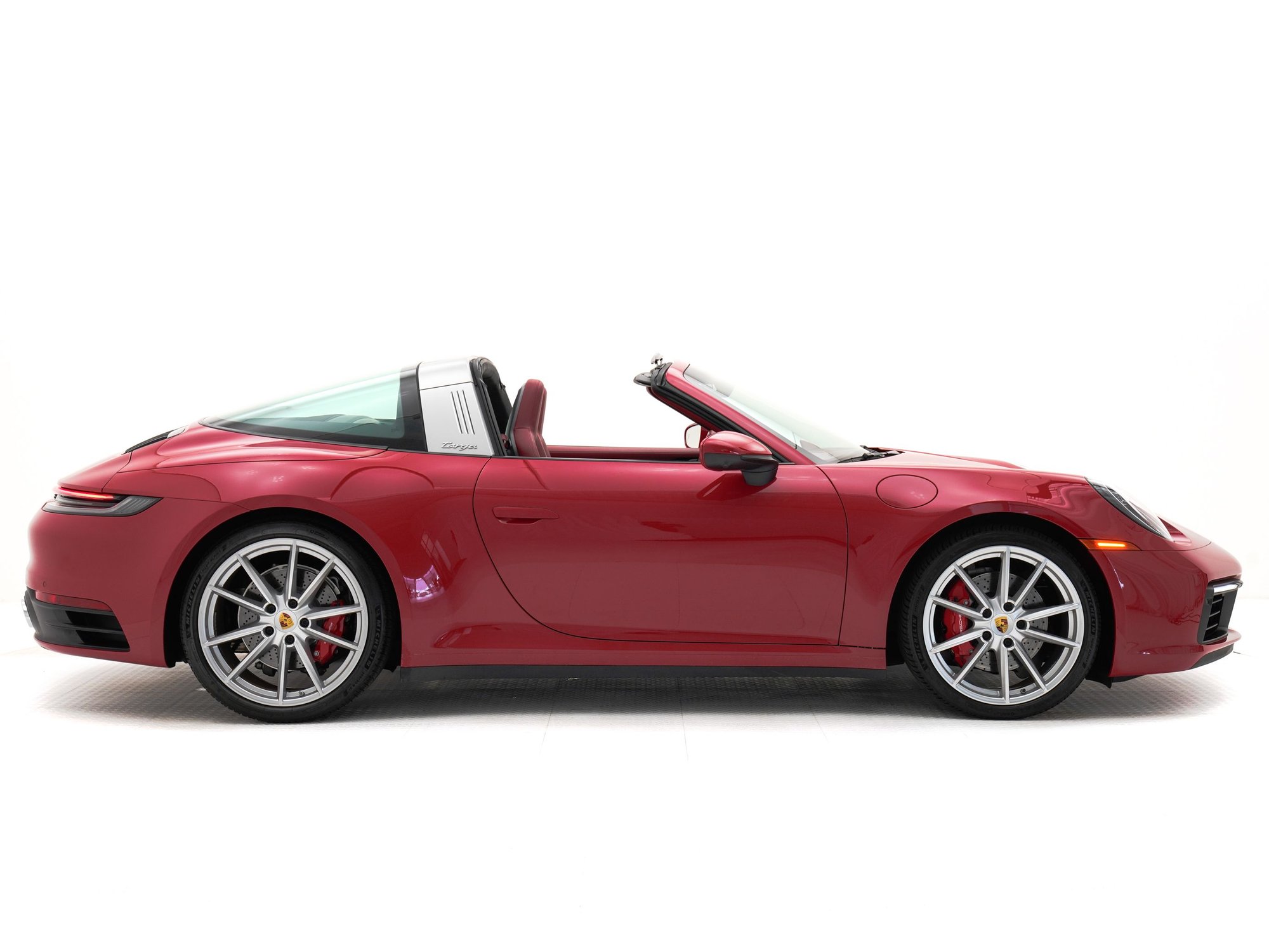 2021 Porsche 911 - FS - 2022 911 Targa 4S - Carmine Red over Bordeaux Red Leather with a MANUAL - Used - VIN WP0BB2A99MS235387 - 9,550 Miles - 6 cyl - 4WD - Manual - Convertible - Red - Beaverton, OR 97005, United States