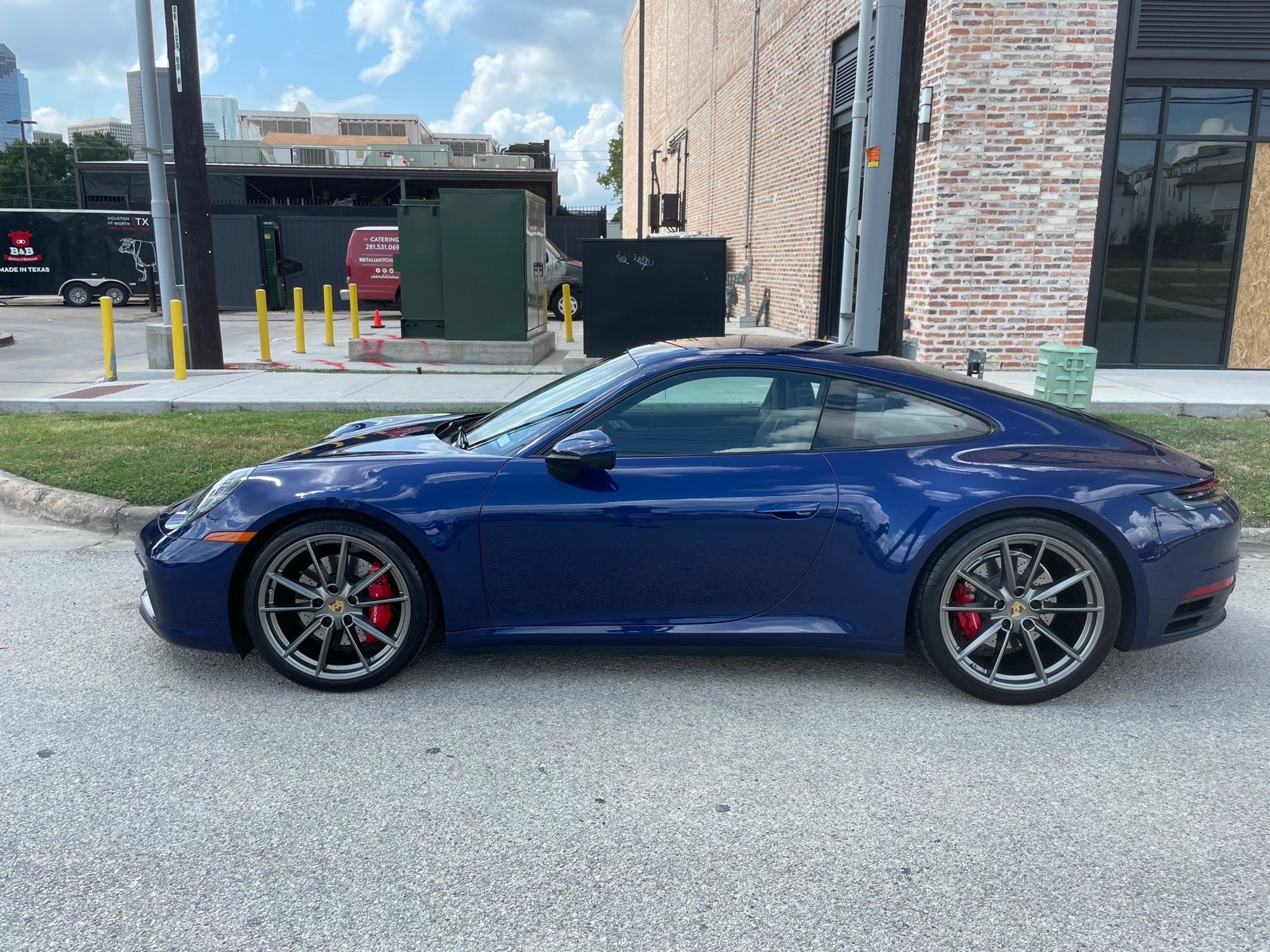 2020 Porsche 911 - 2020 911 Carrera S - Used - VIN WP0AB2A93LS228512 - 9,000 Miles - 6 cyl - 2WD - Automatic - Coupe - Blue - Dallas, TX 75219, United States