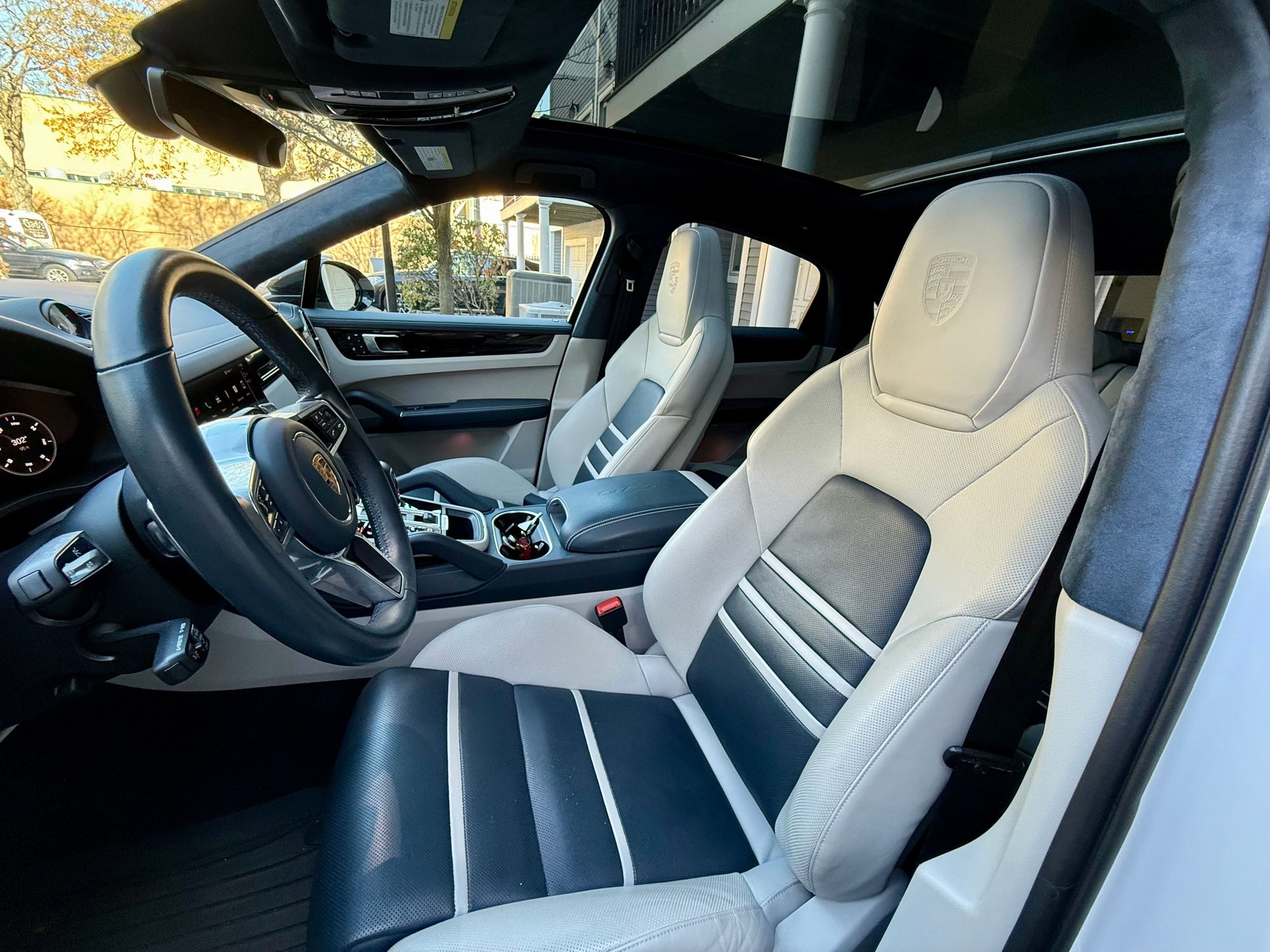 2022 Porsche Cayenne - 2022 Cayenne Coupe GTS White, Graphite/Chalk Interior, Premium, Assistance & More - Used - VIN WP1BG2AY8NDA55735 - 30,500 Miles - 8 cyl - AWD - Automatic - SUV - White - Boston, MA 02129, United States