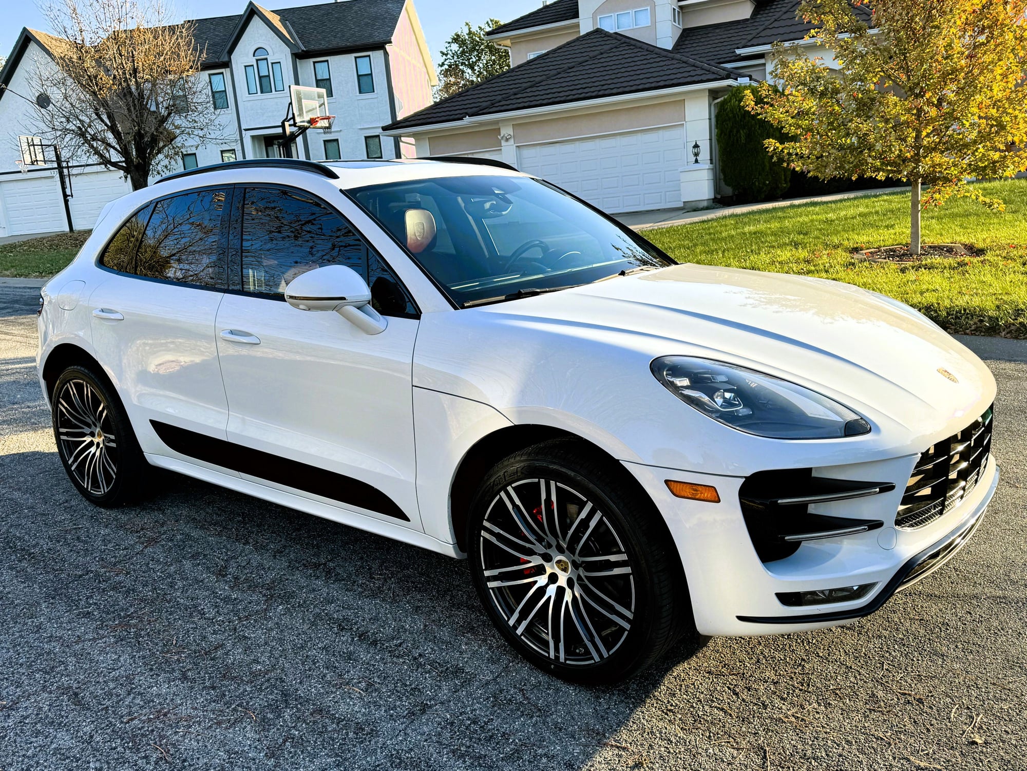 2017 Porsche Macan - Stunning Carrara White over Garnet 2017 Macan Turbo - Used - VIN WP1AF2A58HLB60564 - 77,440 Miles - 6 cyl - AWD - Automatic - SUV - White - Overland Park, KS 66213, United States