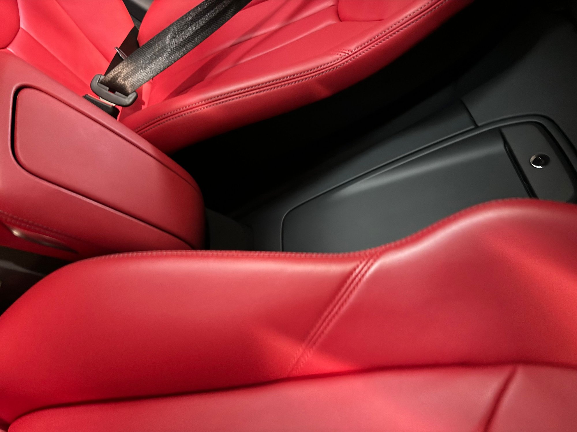 2022 Audi R8 - 2022 Audi R8 Performance RWD convertible - Used - VIN WUACECFX9N7900515 - 4,500 Miles - 10 cyl - 2WD - Automatic - Convertible - Gray - Sparta, NJ 07871, United States