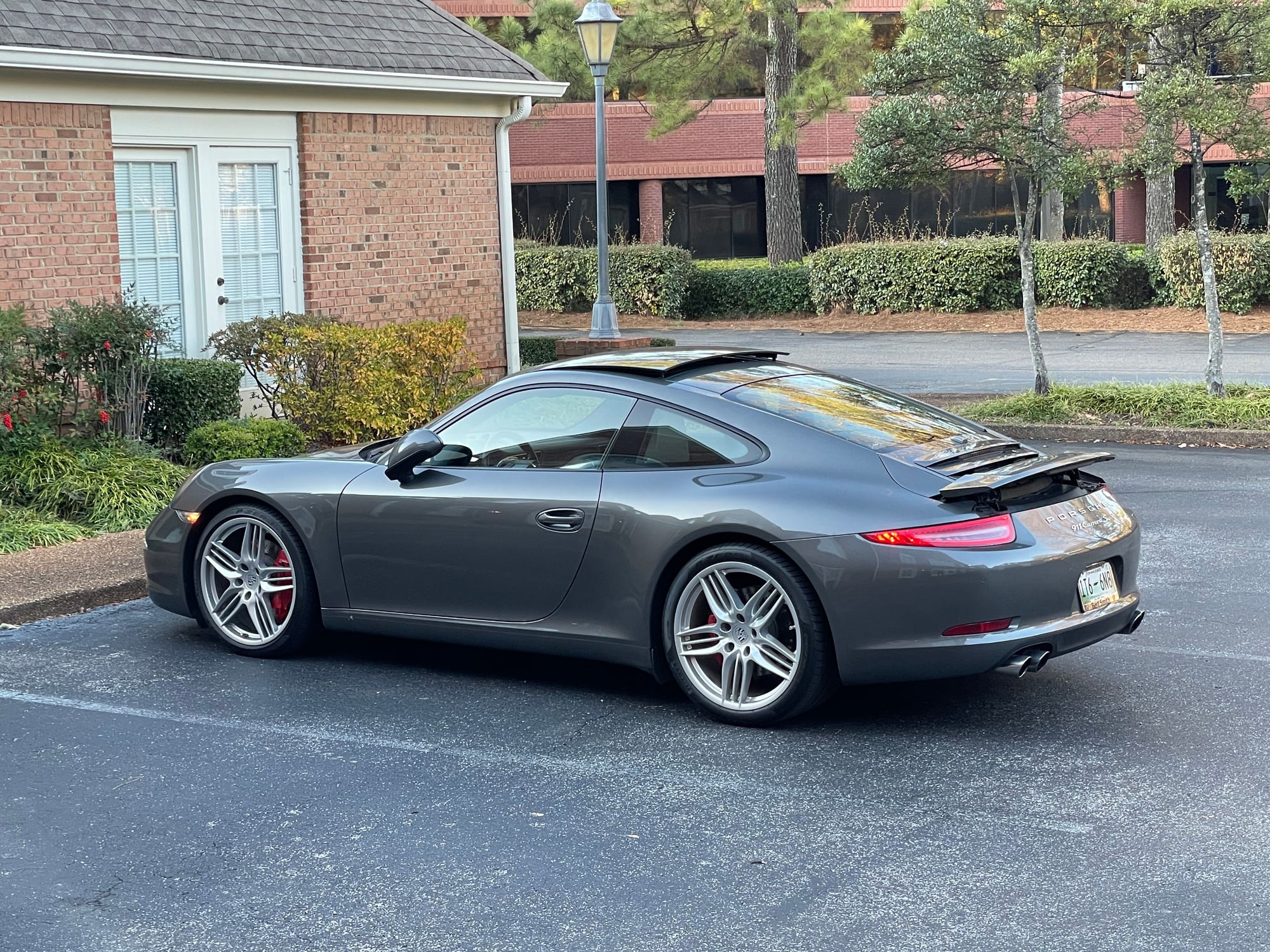 2012 Porsche 911 - 2012.5 (991 Model) 911 S with CPO until 2022! EXCELLENT CONDITION! - Used - VIN WP0AB2A9XCS120209 - Automatic - Memphis, TN 38103, United States