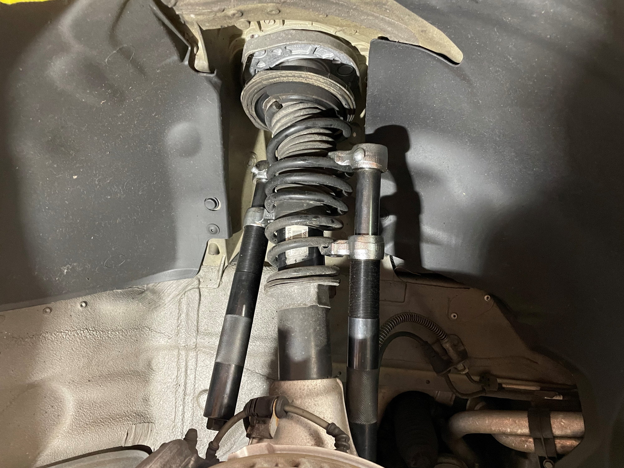981 lowering spring install. The easy way - Rennlist - Porsche Discussion  Forums