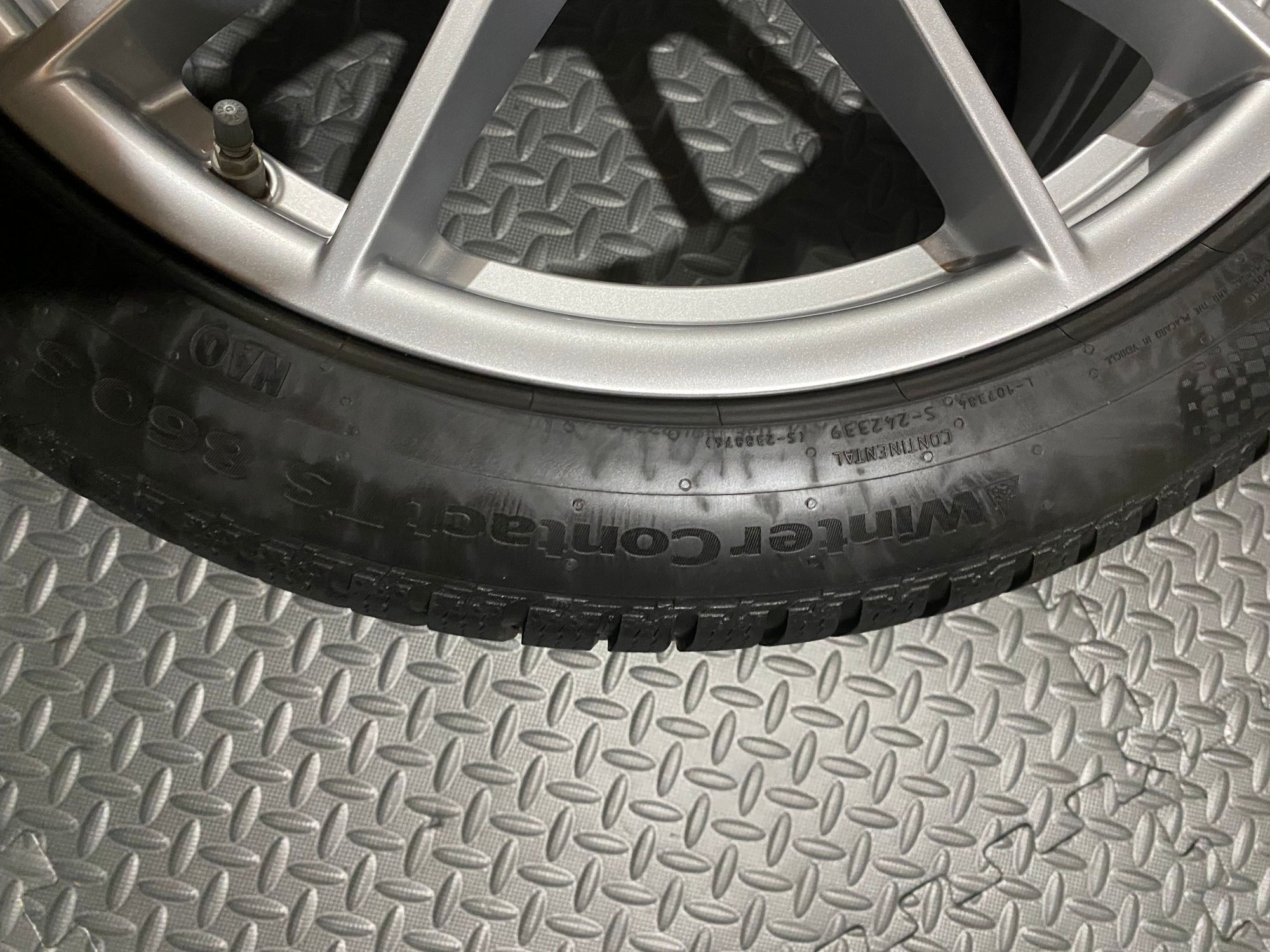 Wheels and Tires/Axles - 911 992 winter wheel and tire set - Used - 2020 to 2024 Porsche 911 - Summit, NJ 07901, United States