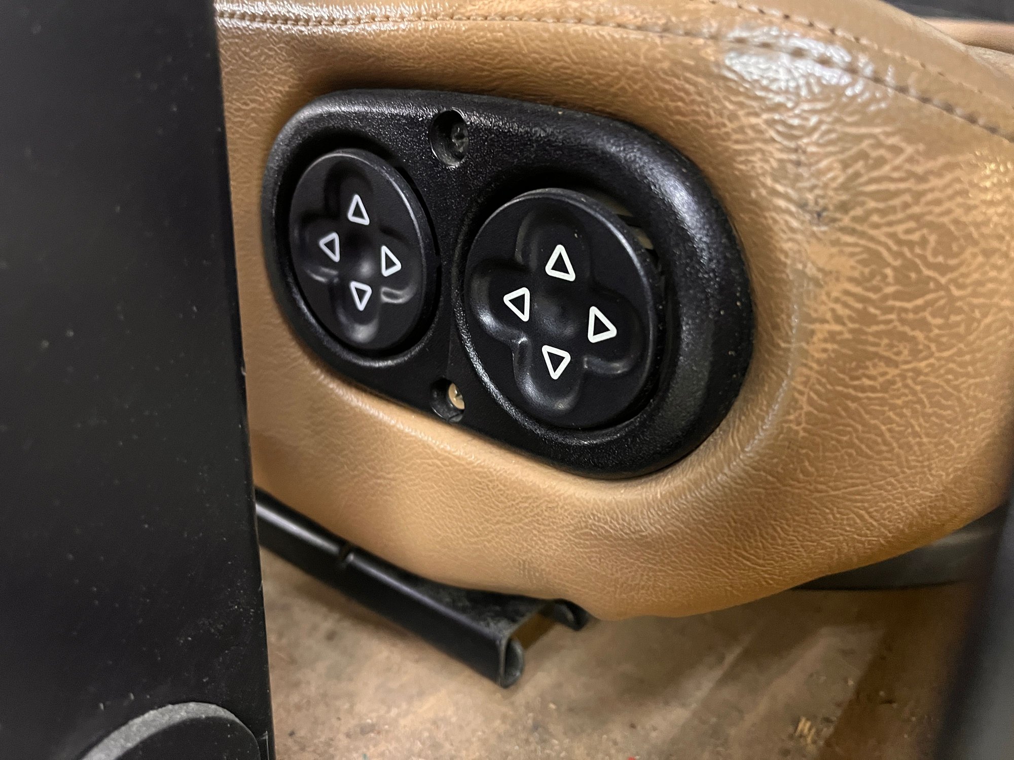 Interior/Upholstery - Porsche 993 front seats Cashmere tan 8way / 8way - Used - 1995 to 1998 Porsche 911 - San Carlos, CA 94070, United States