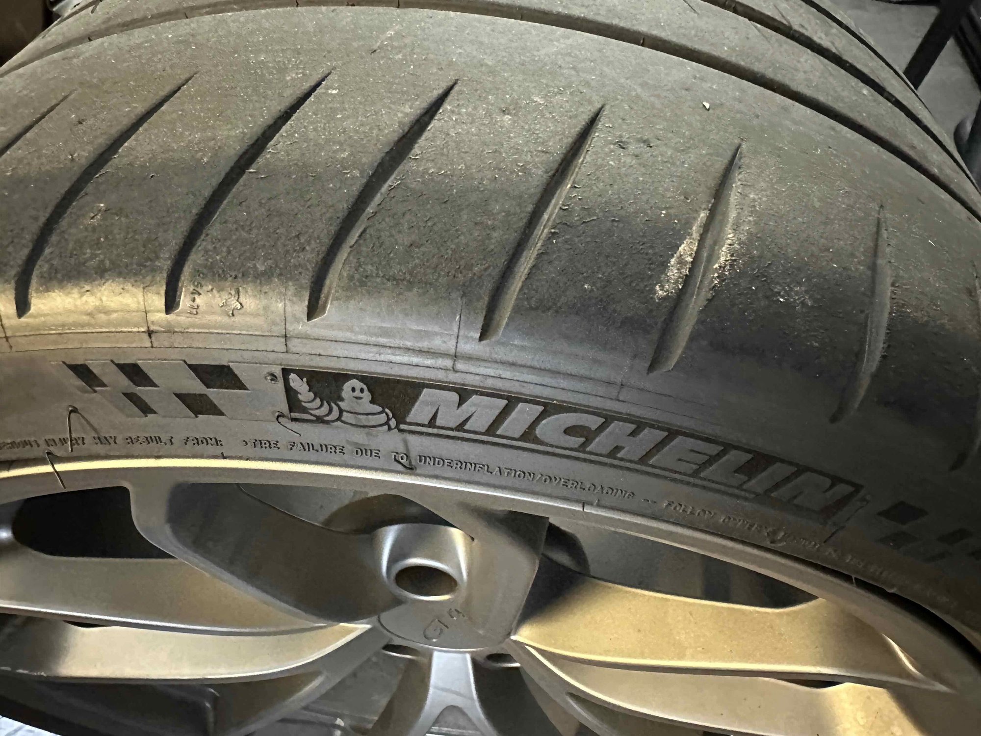 Wheels and Tires/Axles - 718 GT4 Stock Wheels and Tires ~1,500 miles excellent condition - Used - -1 to 2026  All Models - Los Gatos, CA 95032, United States