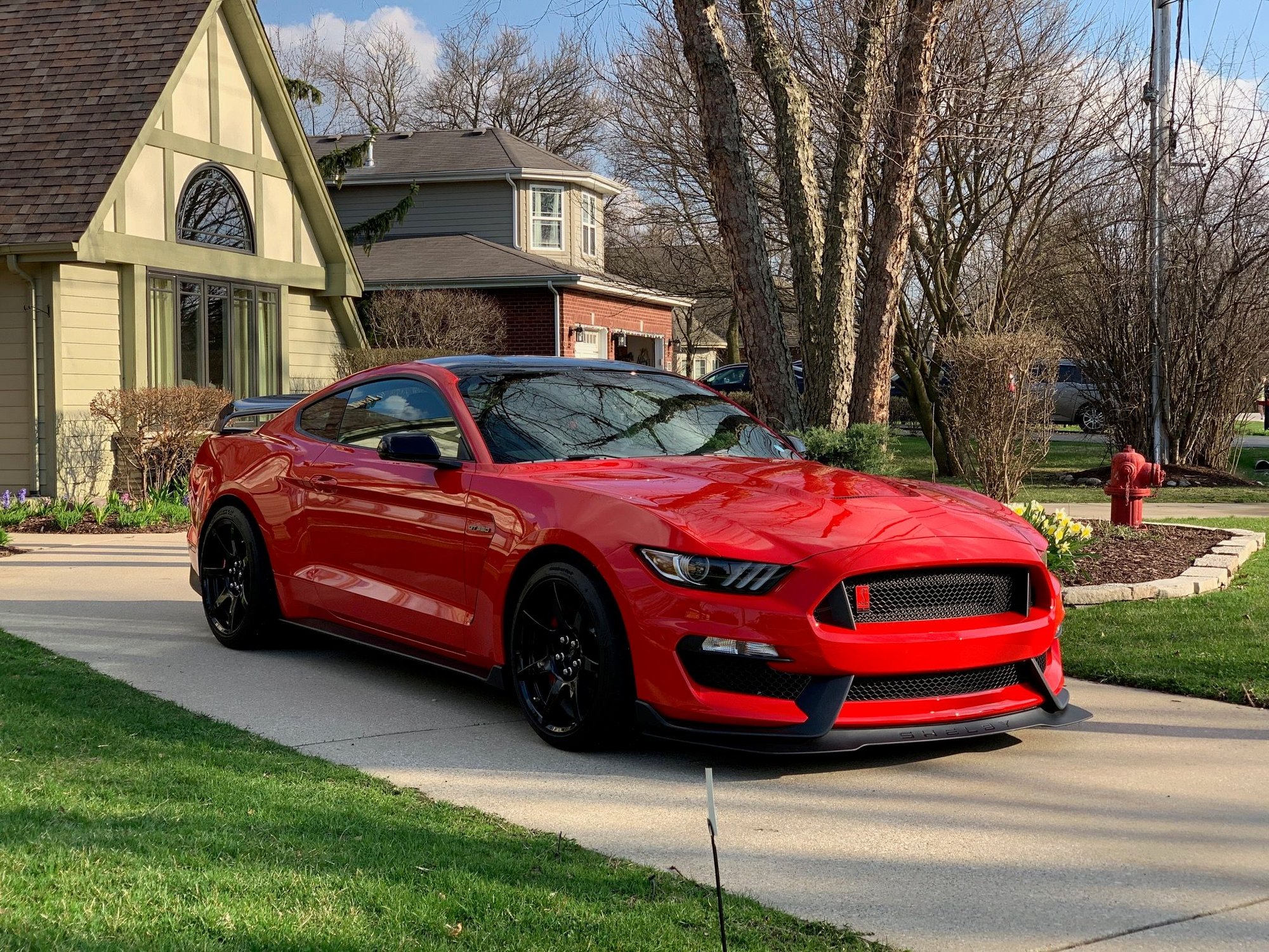 2016 Ford Mustang - Race Red GT350 with Painted Black Roof, 1500 miles, PPF, Like New in Chicago - Used - VIN 1FATP8JZ6G552514 - 1,680 Miles - Palos Heights, IL 60463, United States