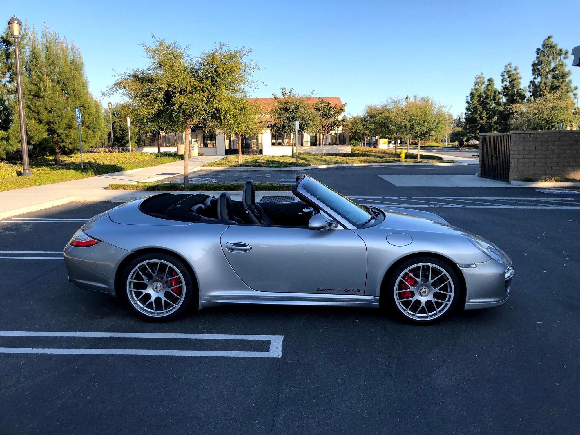 2012 Carrera GTS Cabriolet in RARE GT Silver Metallic 47K mi 1owner