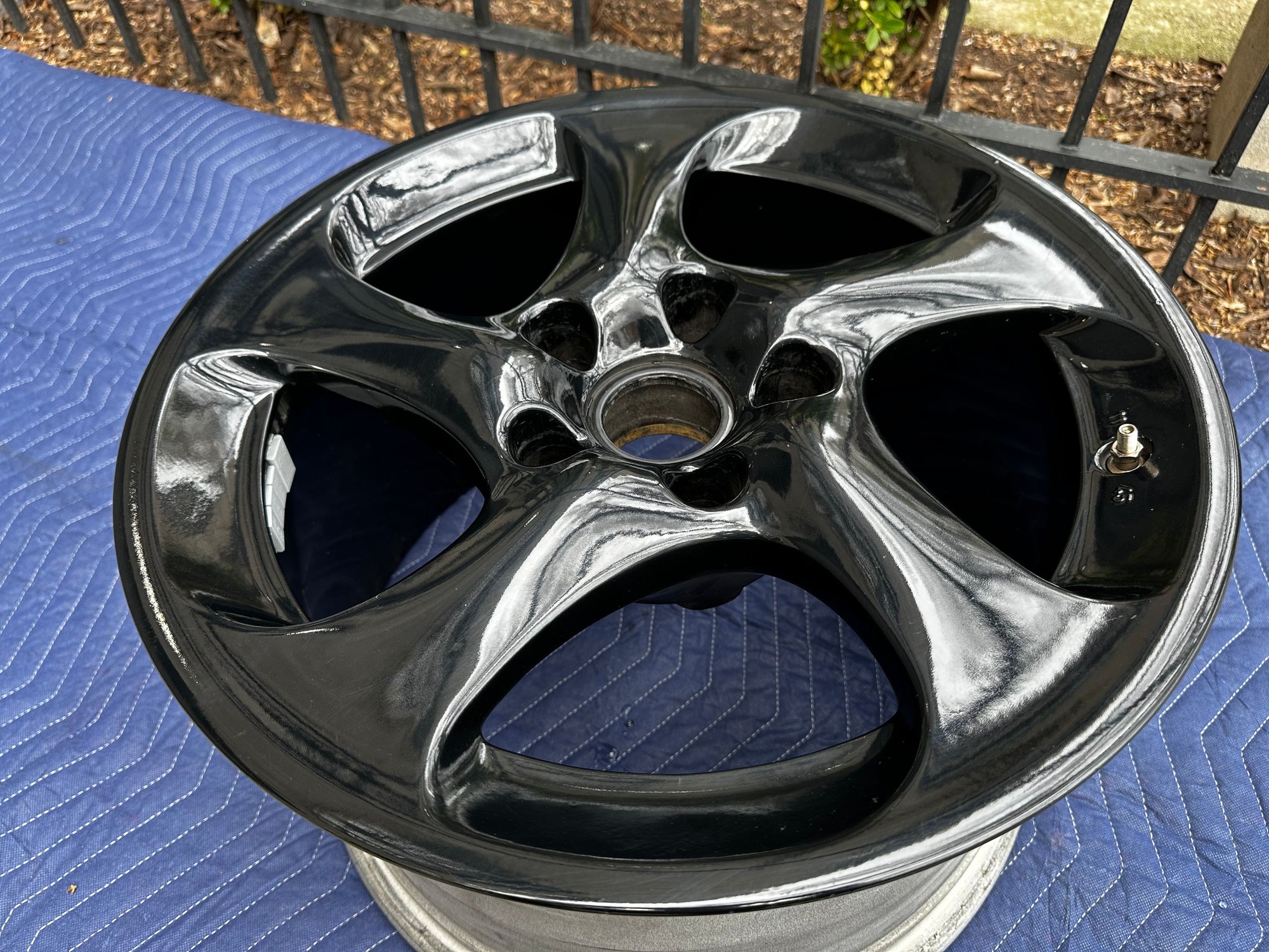 Wheels and Tires/Axles - 996 Turbo Hollow Spoke Wheel Set with OEM Center Caps & Black Lug Nuts - Used - 2001 to 2005 Porsche Carrera - Chicago, IL 60642, United States