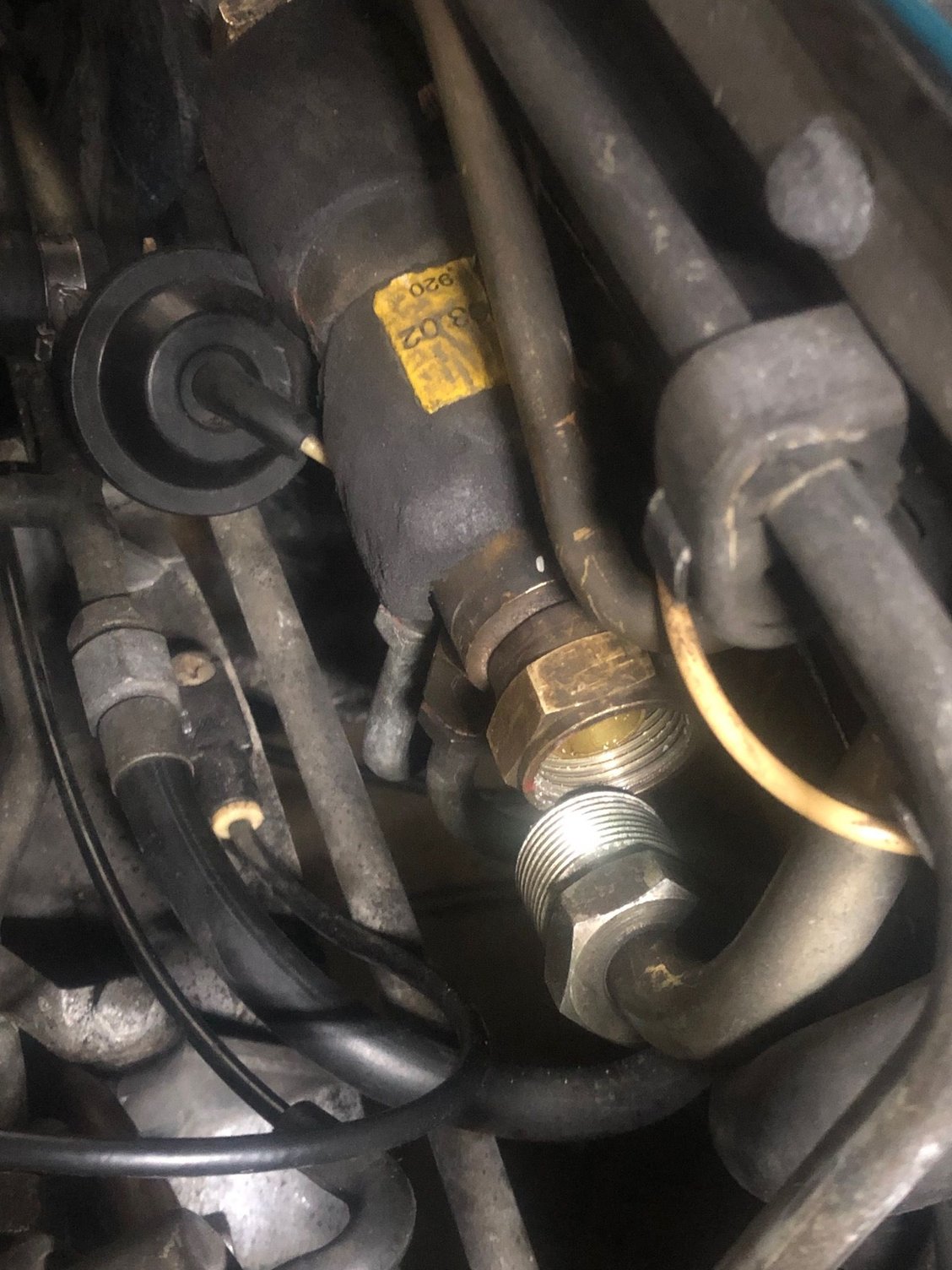 No Way you can dig out thoese old Orings without removing the Fuel Cooler.